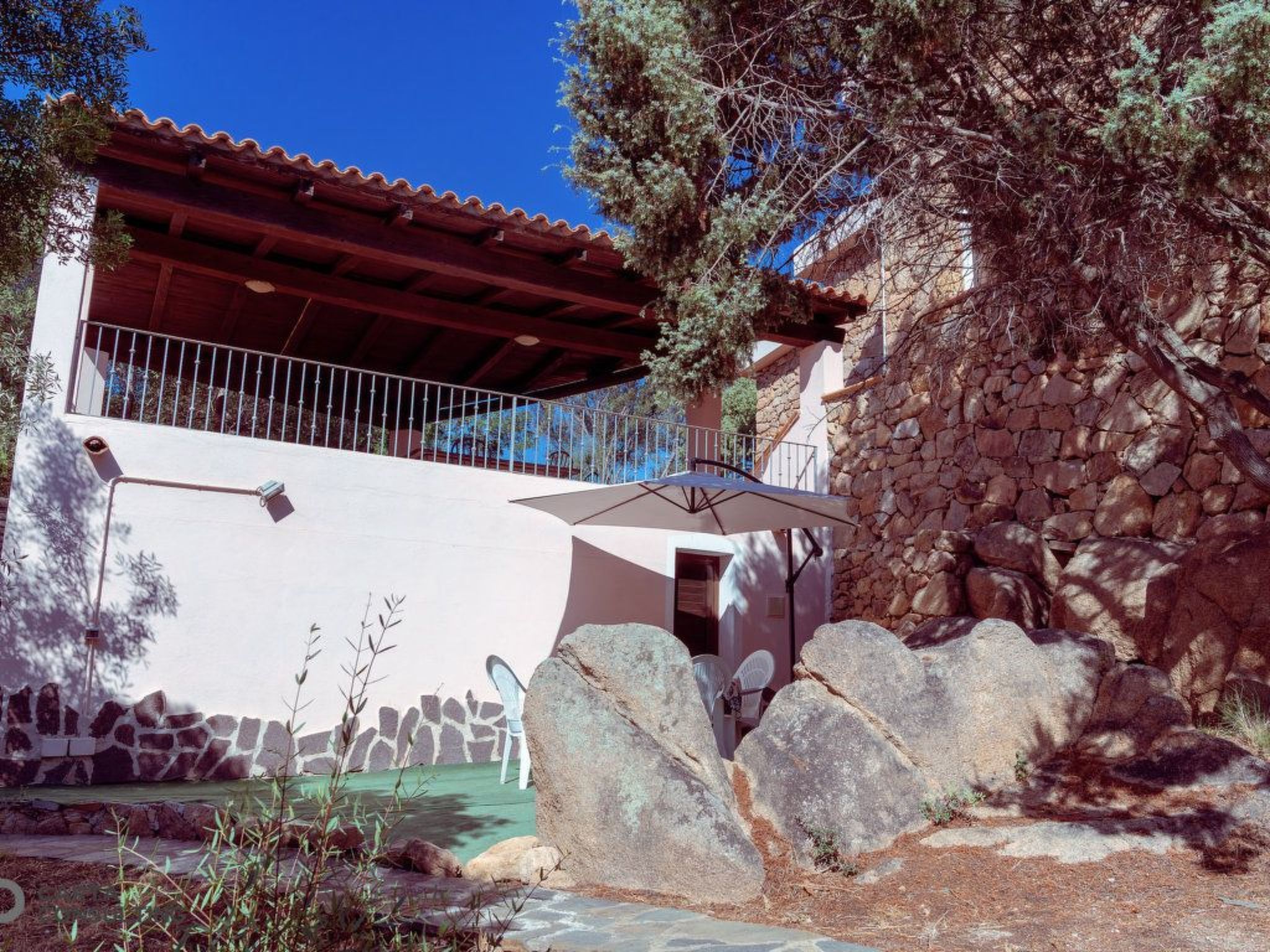 Haus in Punta Molara mit Garten und Grill-Image-tags.info