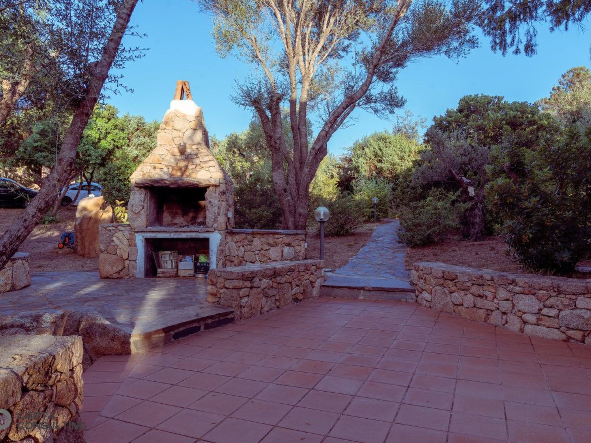 Haus in Punta Molara mit Garten und Grill-Image-tags.info