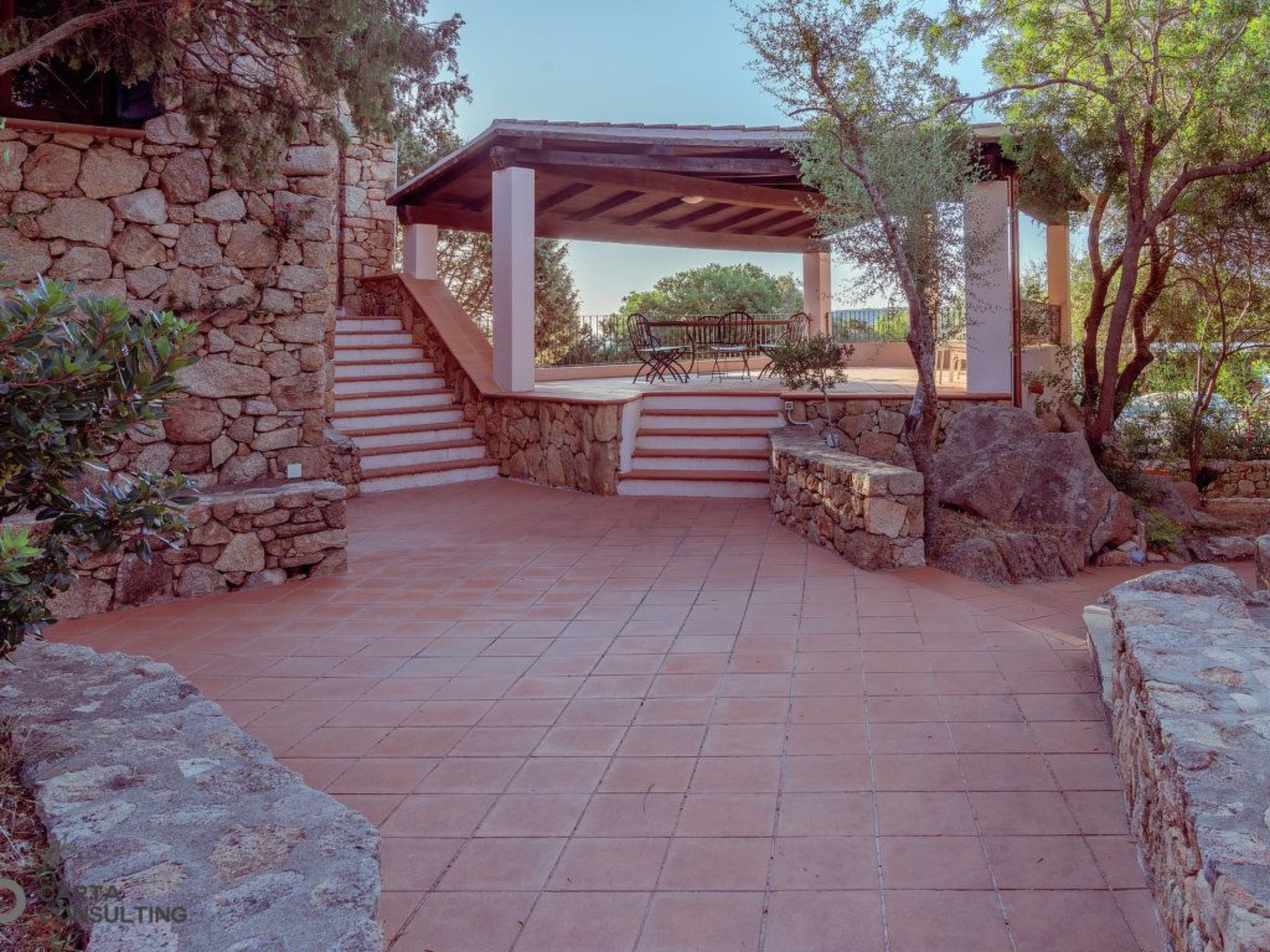 Haus in Punta Molara mit Garten und Grill-Image-tags.info