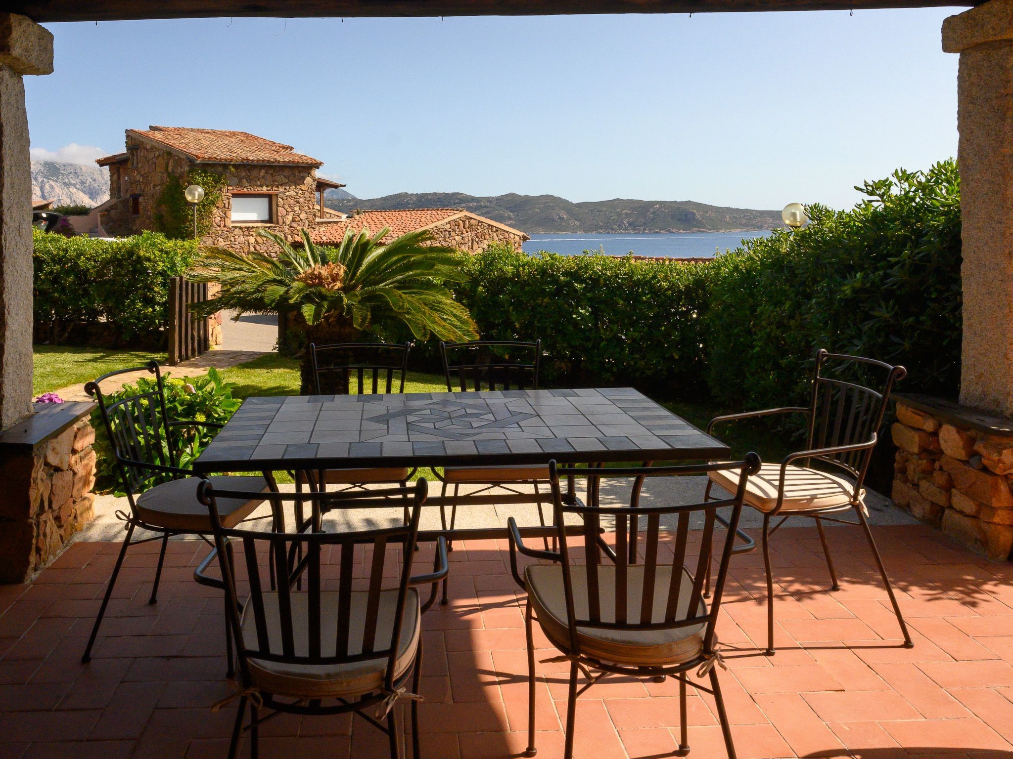 Vakantiehuis met omheinde tuin in Agrustos (Italië) 1 hond is welkom