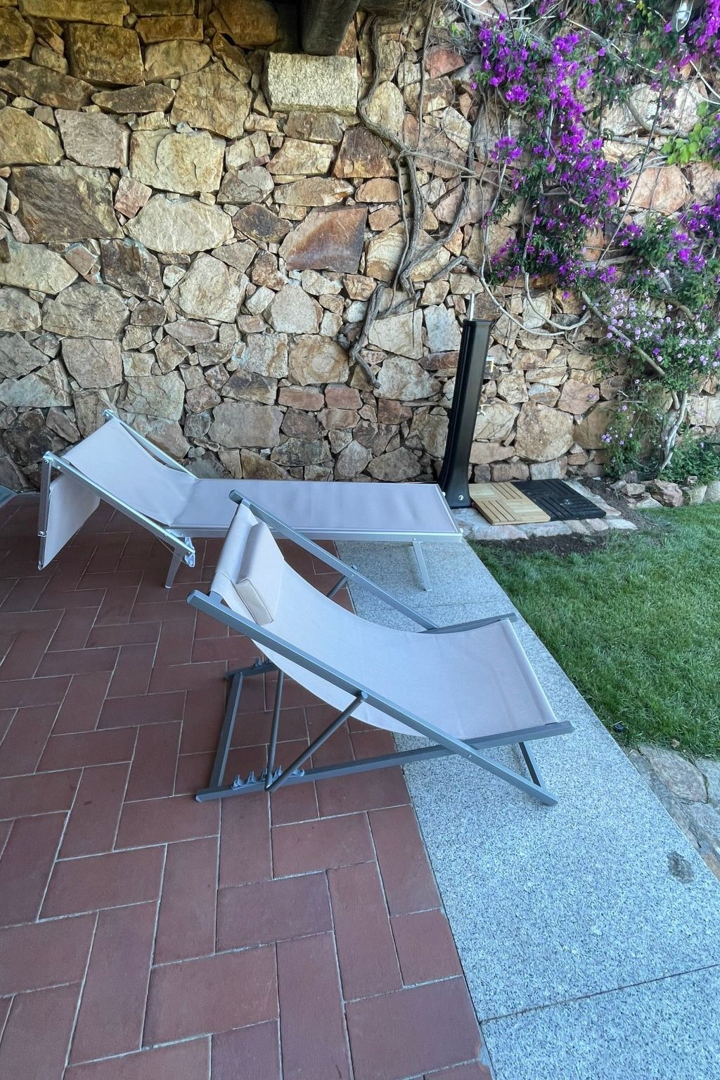 Blue Dawn. Eindrucksvolle Meersicht Coda Cavallo-Binnen