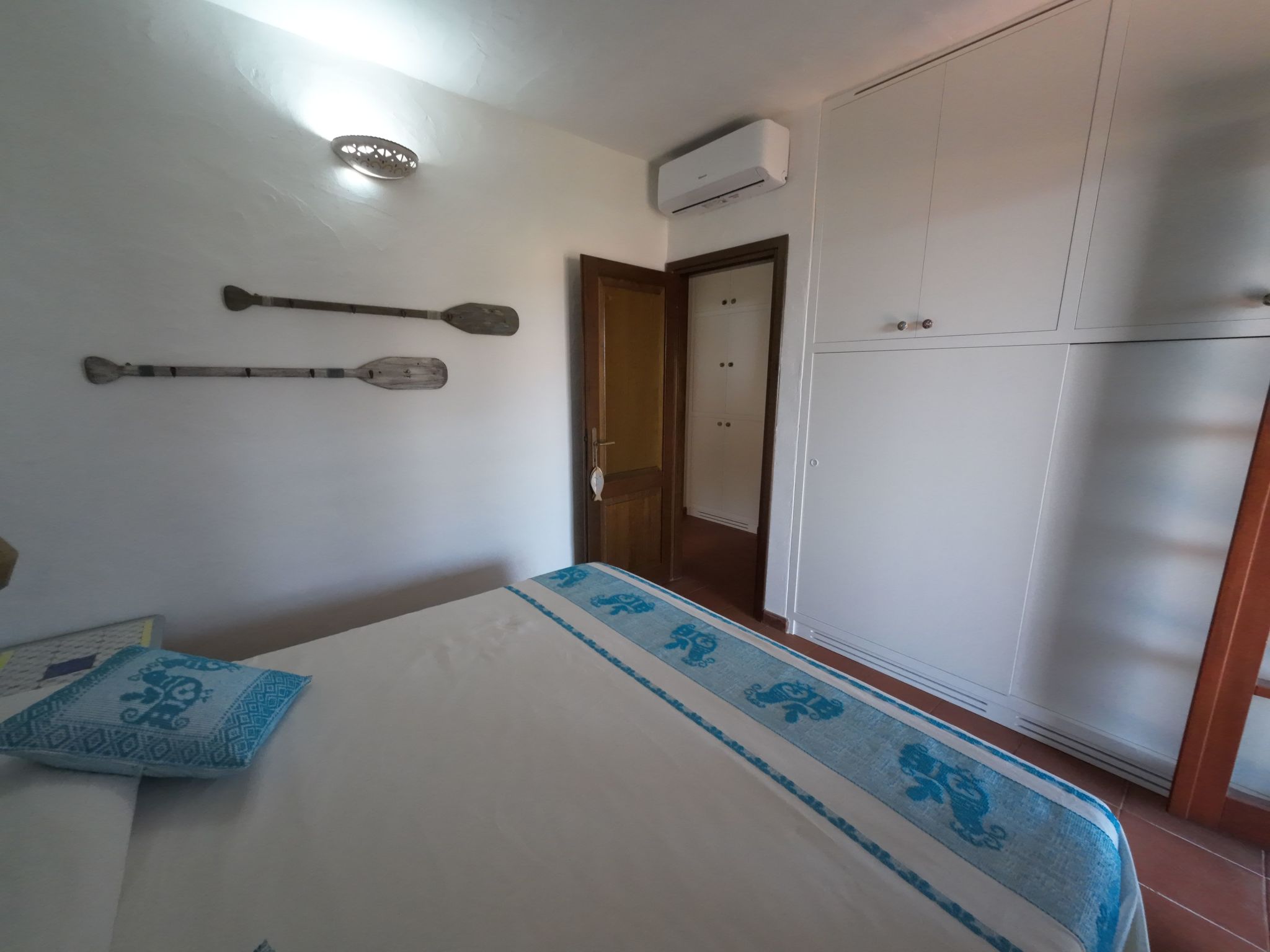 Blue Dawn. Eindrucksvolle Meersicht Coda Cavallo-Binnen