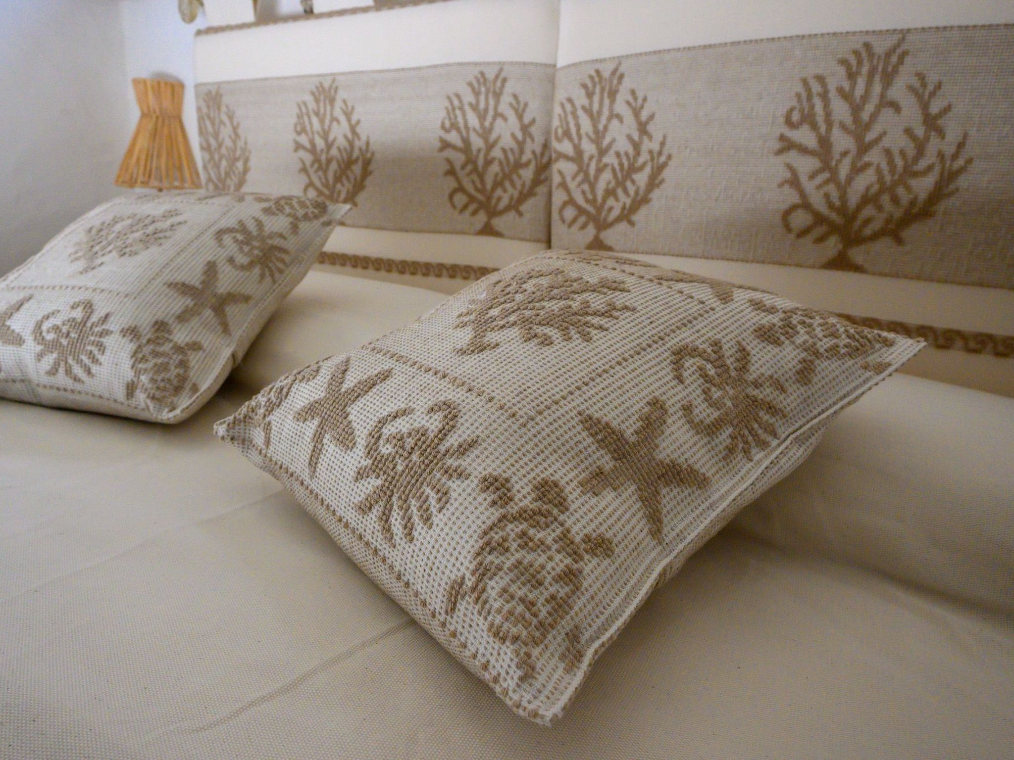 Blue Dawn. Eindrucksvolle Meersicht Coda Cavallo-Binnen