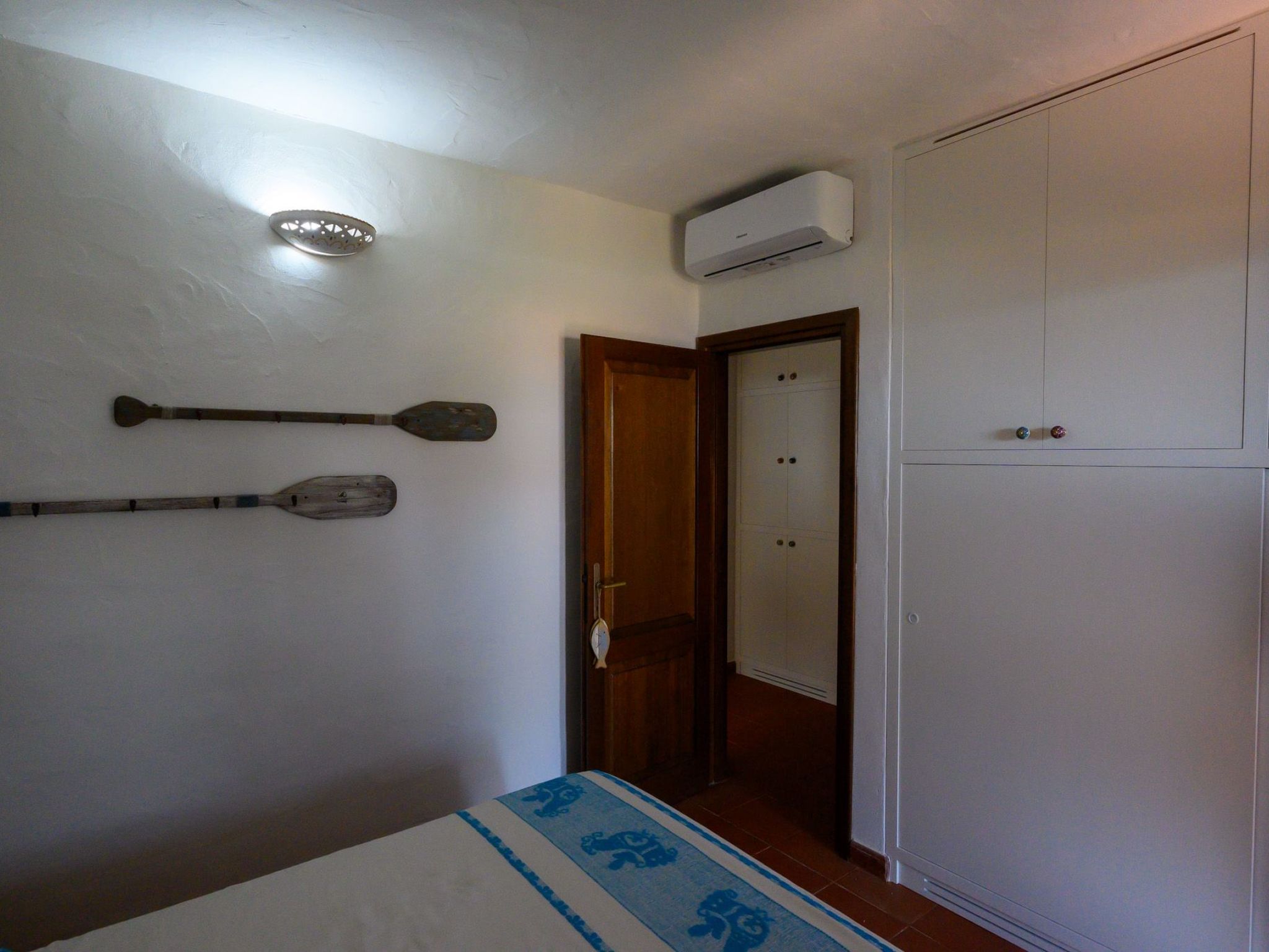 Blue Dawn. Eindrucksvolle Meersicht Coda Cavallo-Binnen