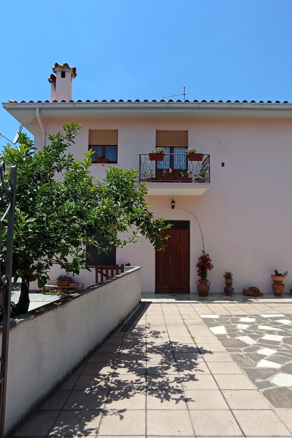 Mit Terrasse-Outside