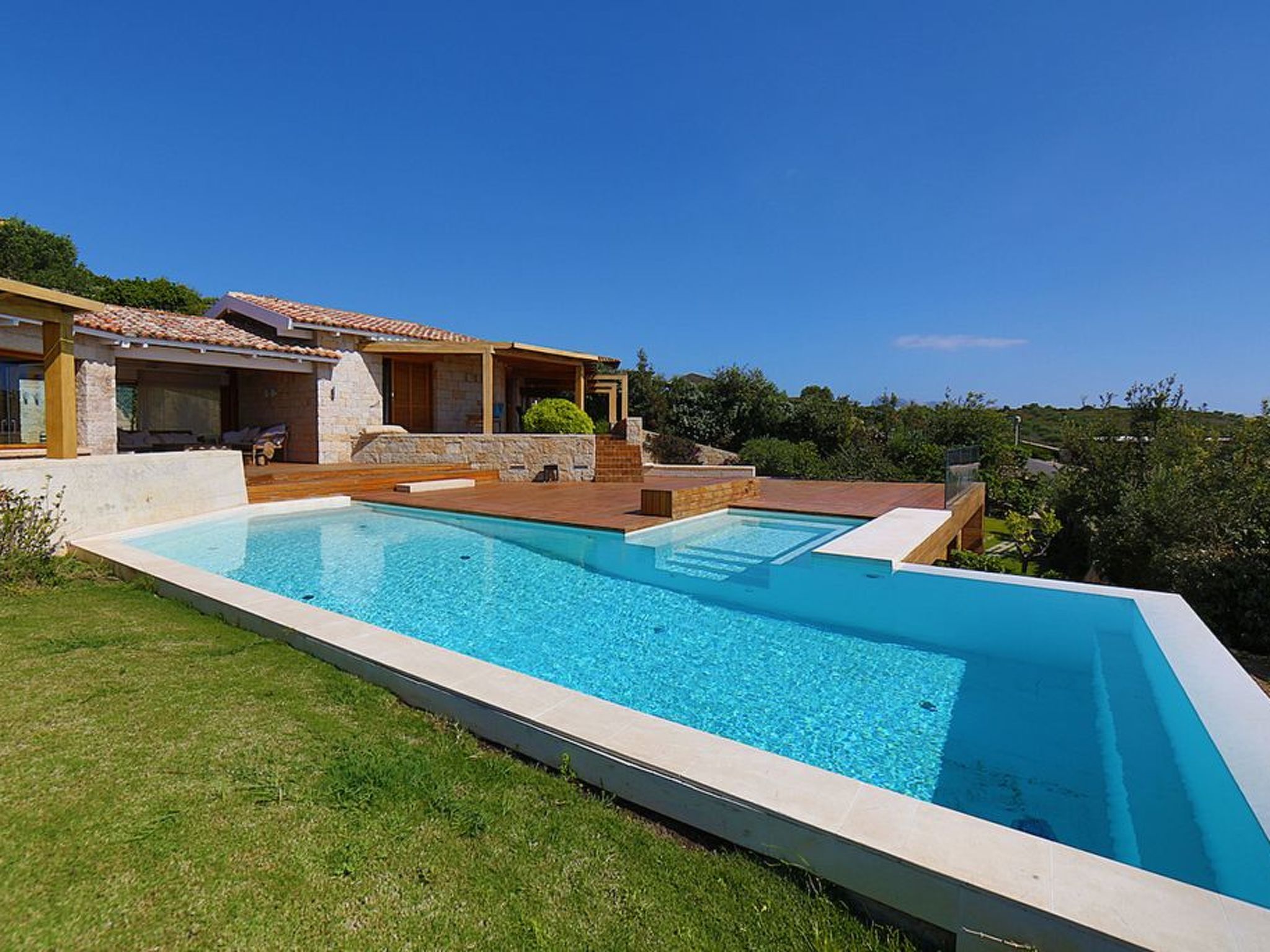 Villa Bonnie, Meerblick, Schwimmbad mit Jacuzzi-Image-tags.info
