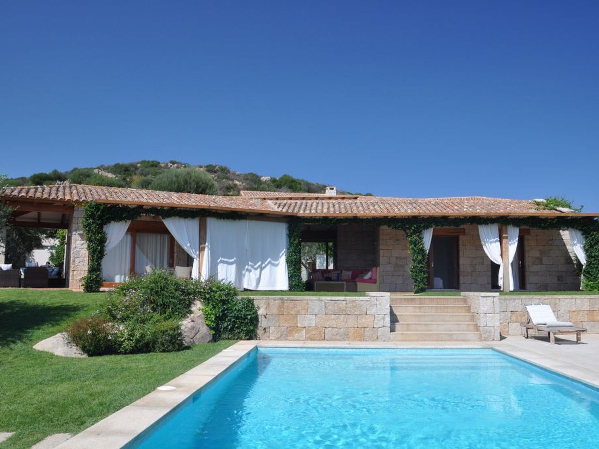Villa Sergio, Meerblick und Schwimmbad — view 1 of 9