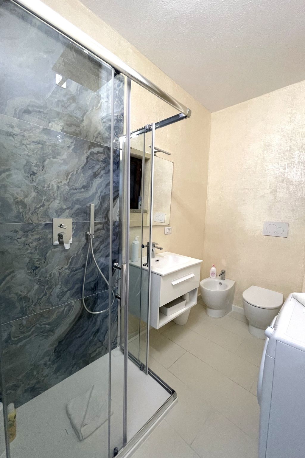 Wohnung "Alter Olivenbaum" mit Garten-Image-tags.info