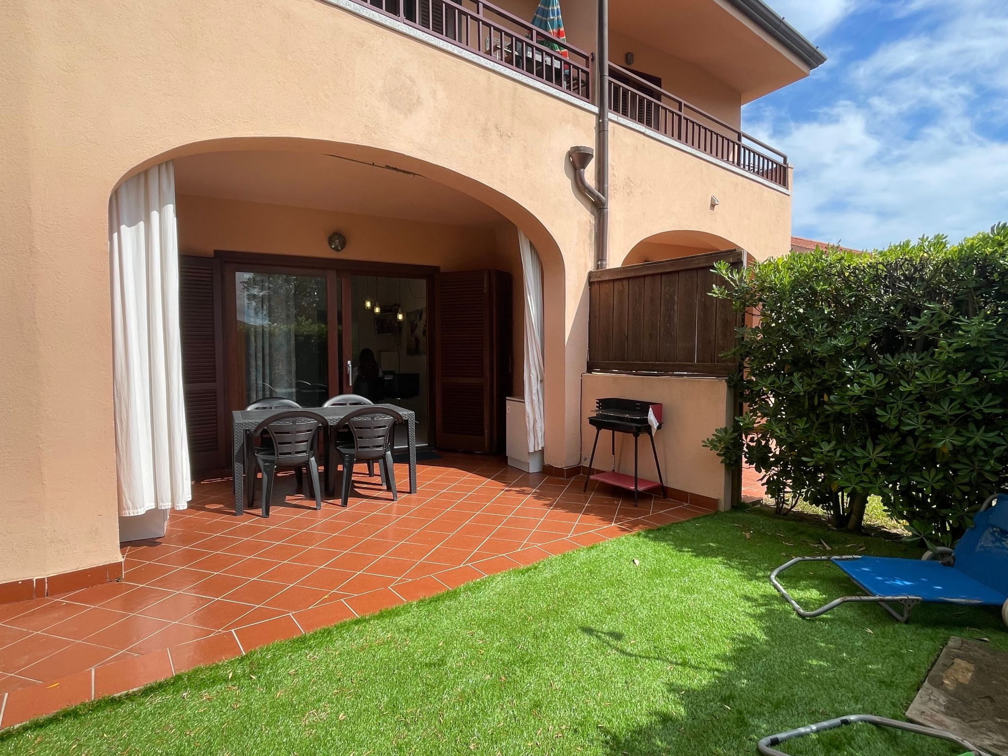 Wohnung "Alter Olivenbaum" mit Garten-Image-tags.info