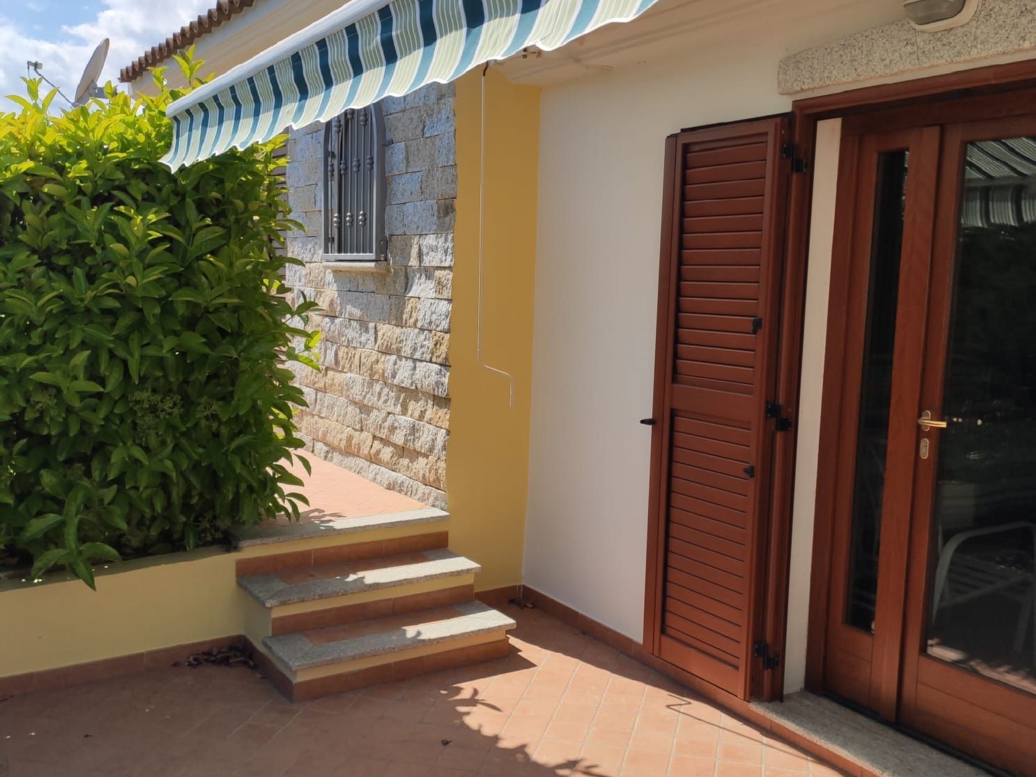 Mit Wasserblick-Binnen