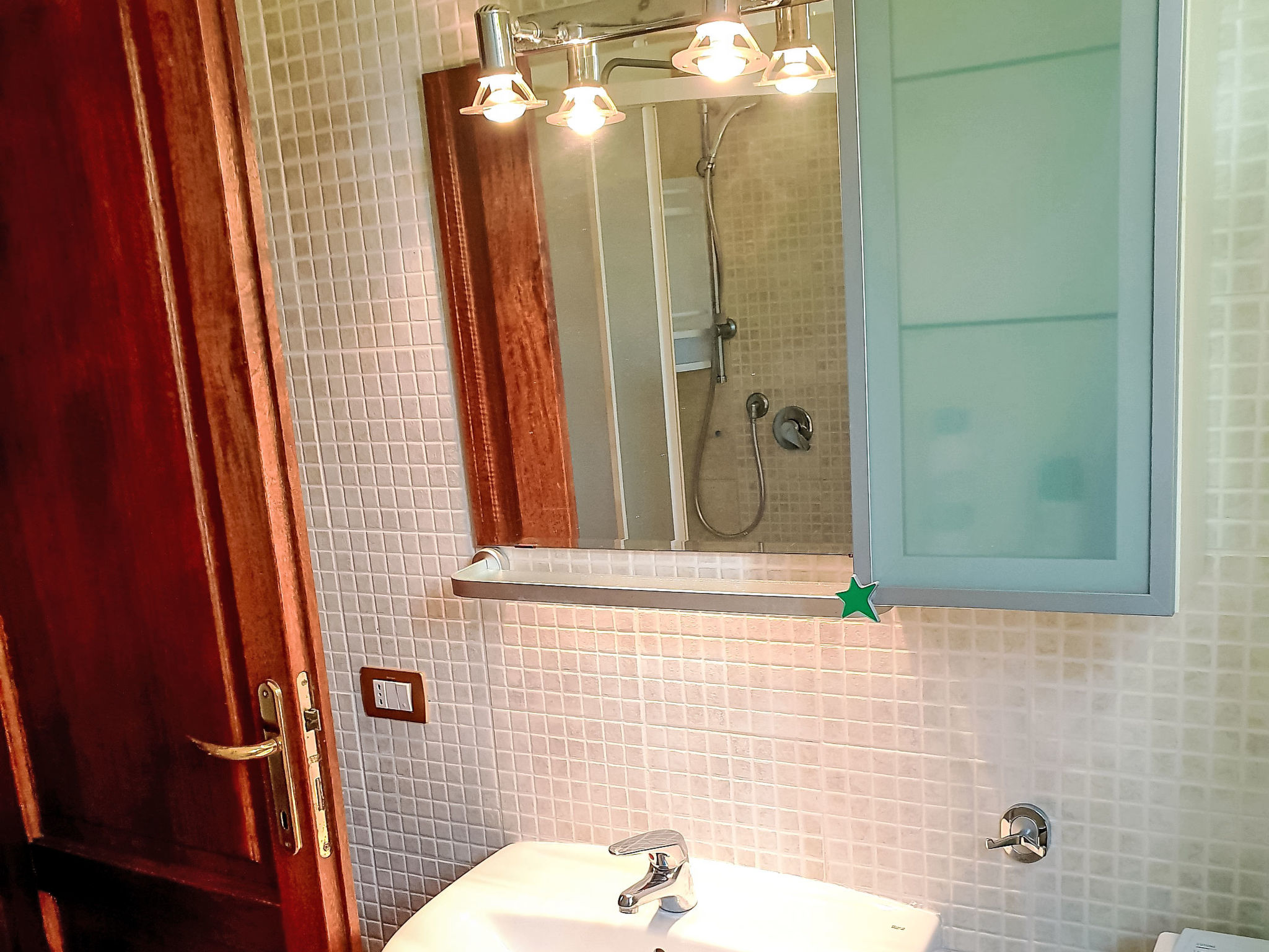 Irene, dolce brezza-Inside