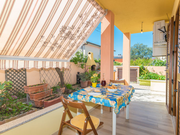 Centrum nabij: Comfortabel appartement in La Caletta voor 4 personen in La Caletta