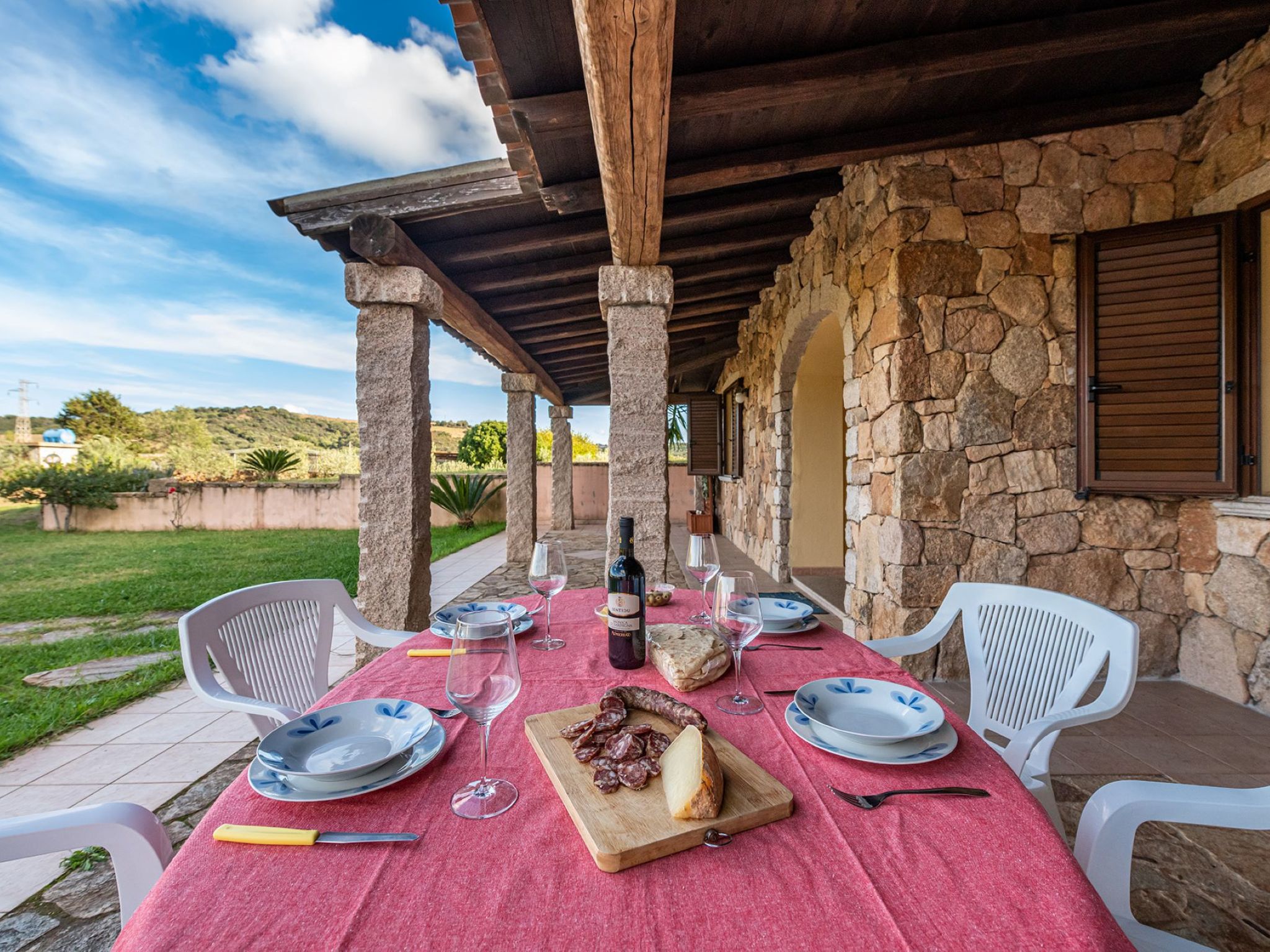 Ferienhaus in La Caletta (Italien) und 1 Hund erlaubt