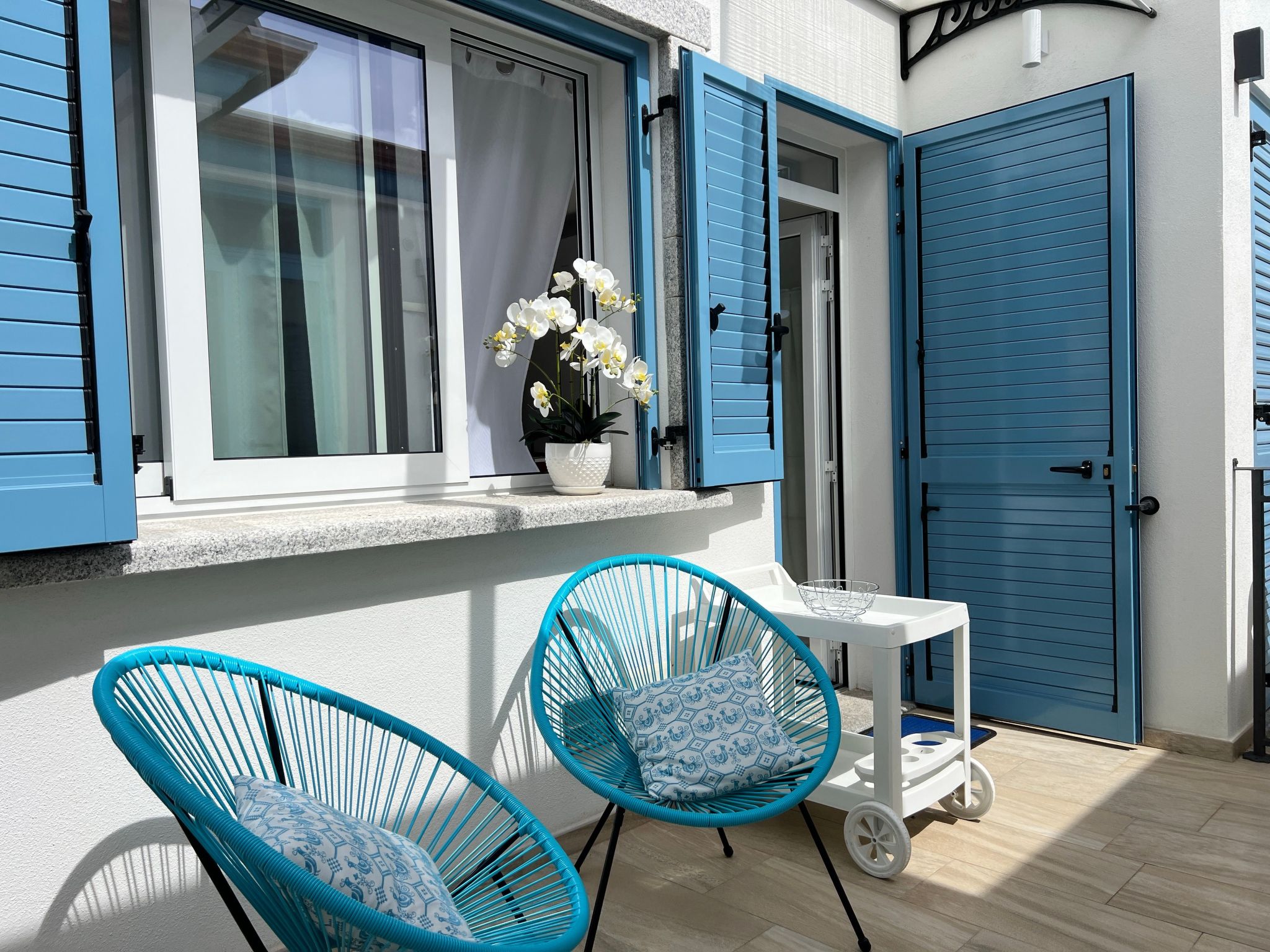 This cosy flat in Siniscola can accommodate up to 5 people, making it an ideal choice for families or a small group of friends looking for a peaceful getaway in Sardinia. Positioned on the ground floo..