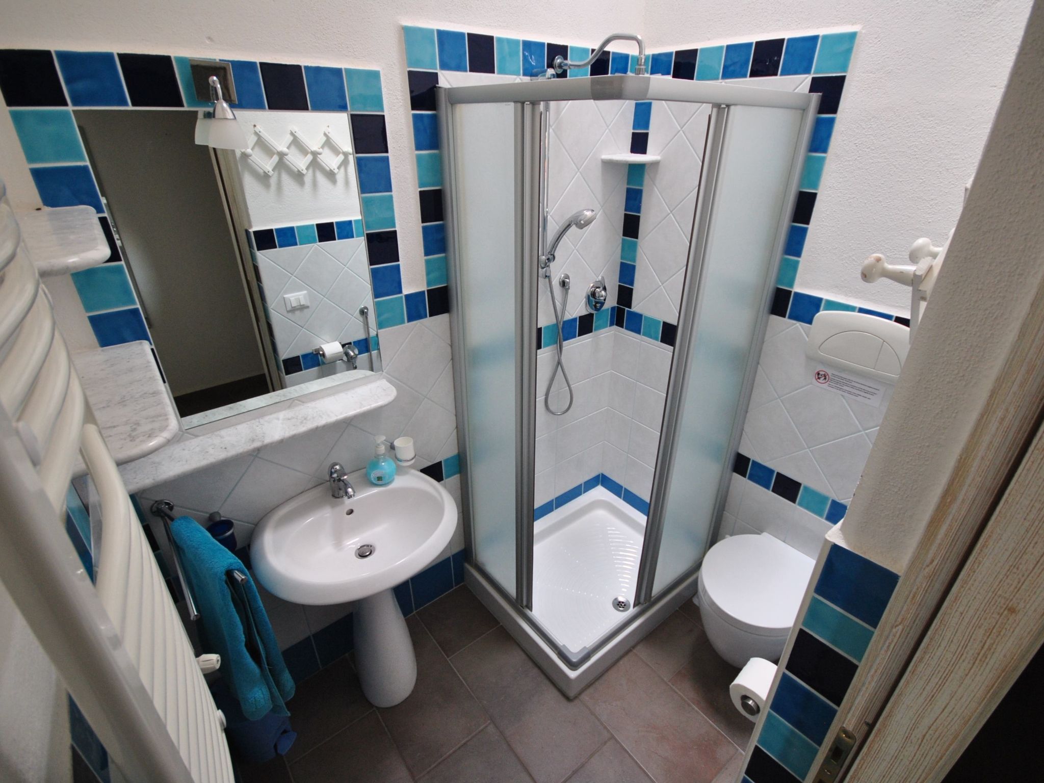 Azzurra-Image-tags.info