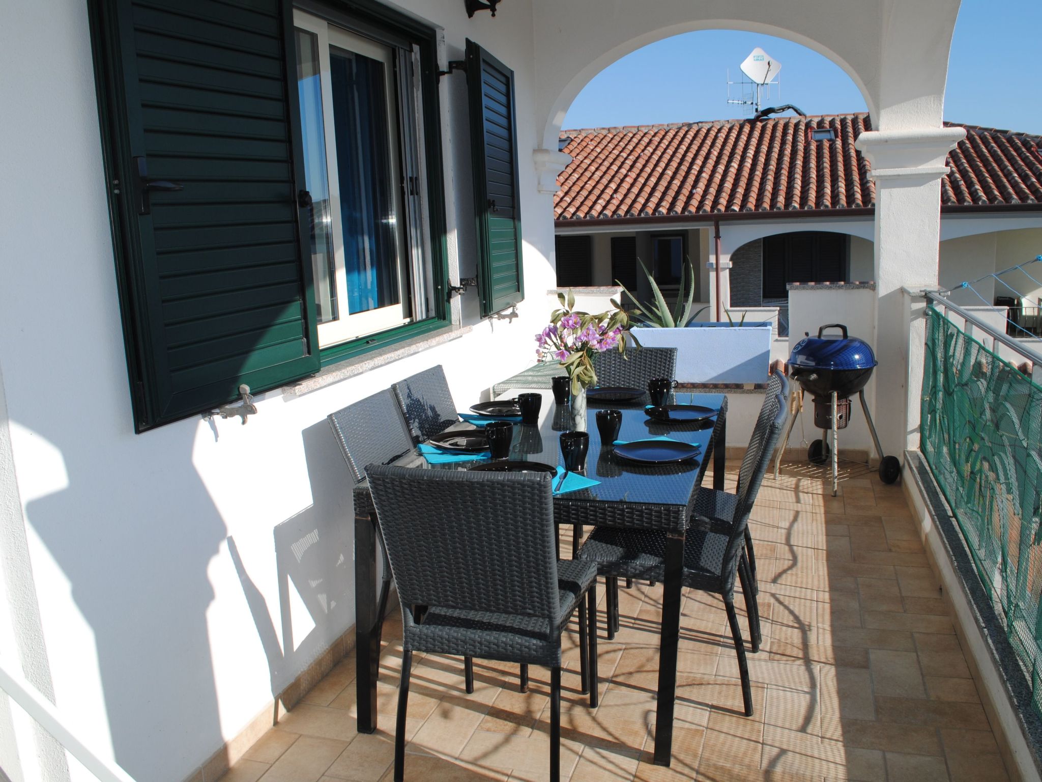 Azzurra-Image-tags.info