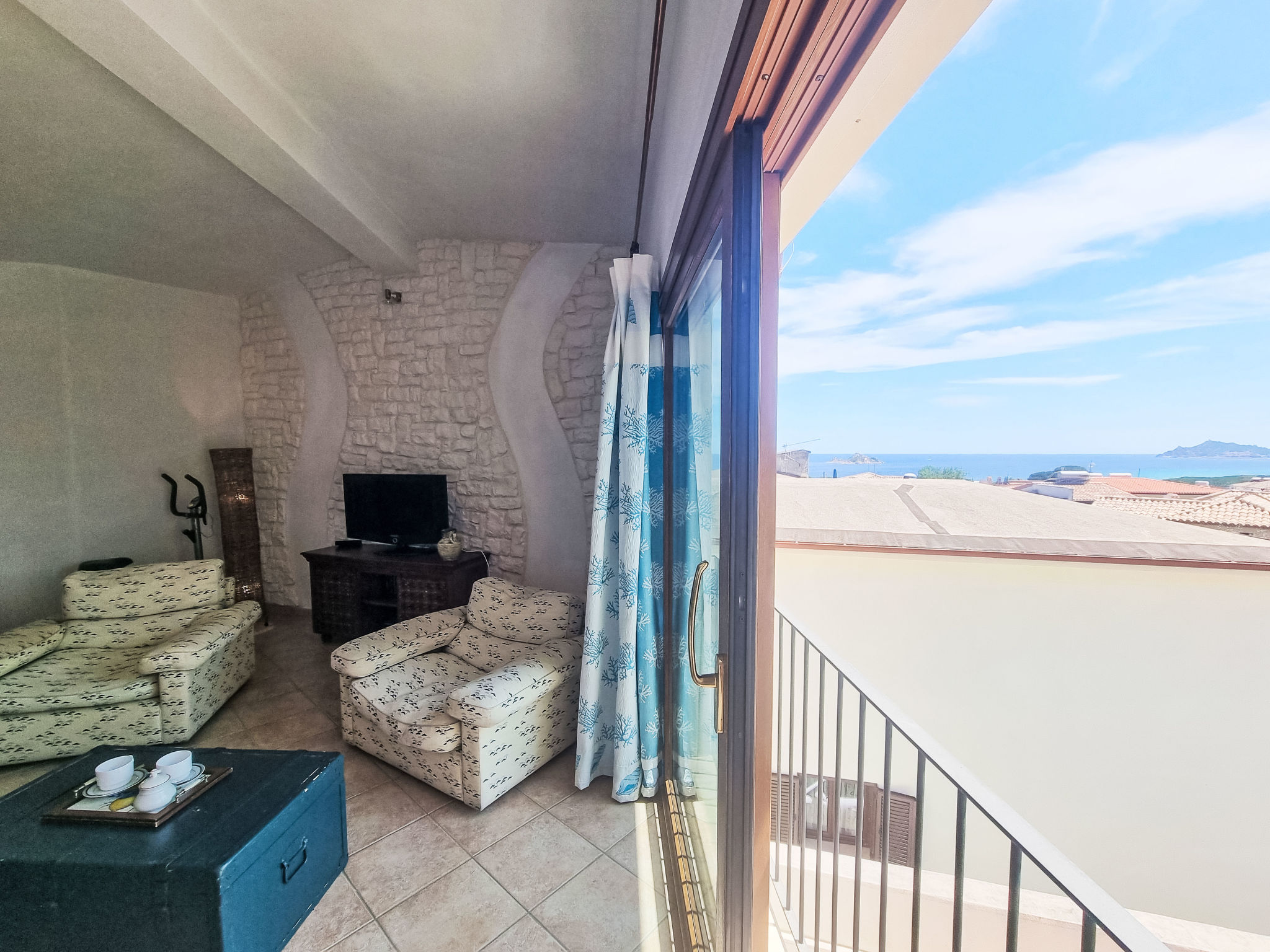 Crystal Sea Apartment-Binnen