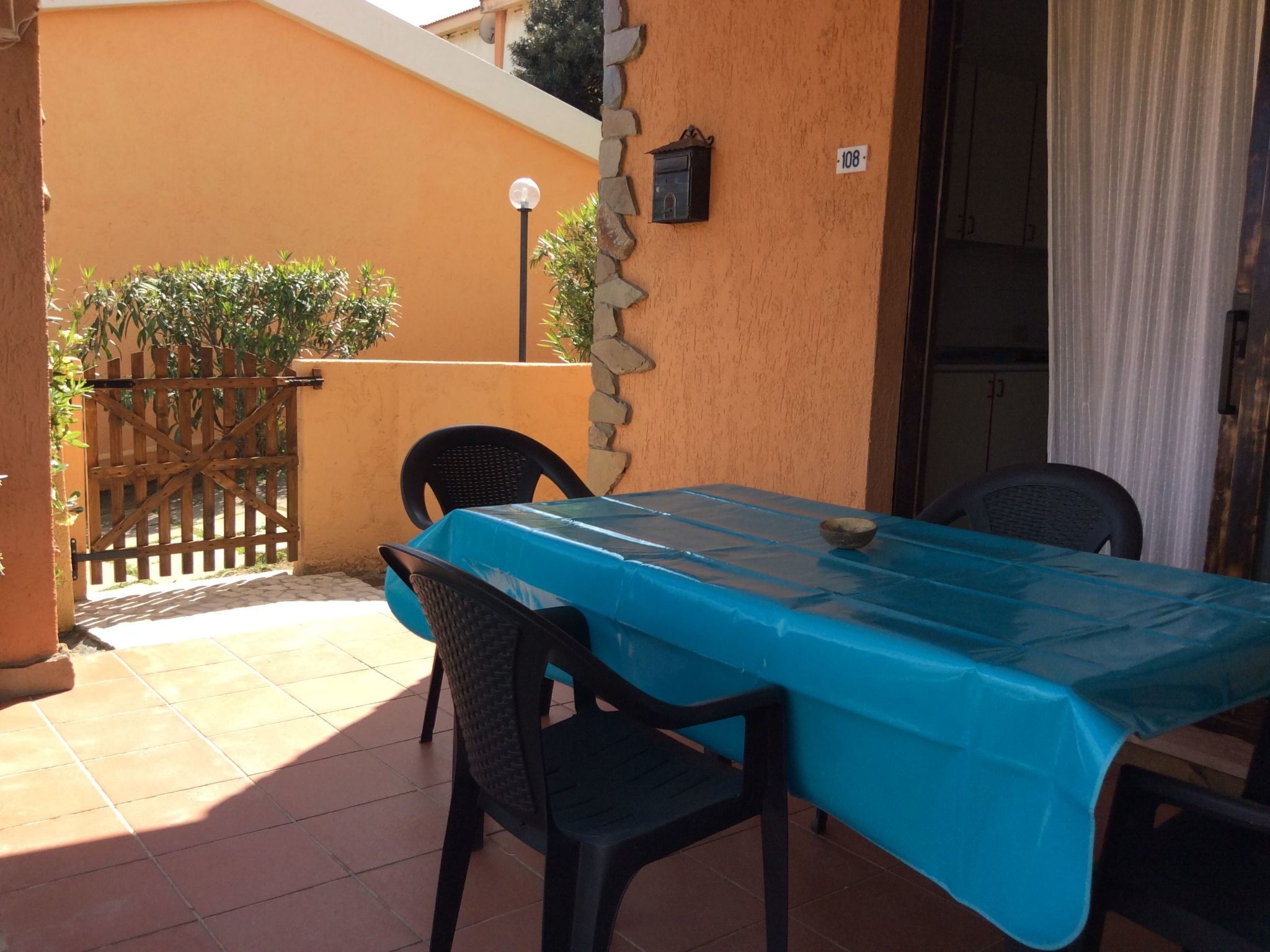 Gemütliches Ferienhaus mit Kamin in Porto Tramatzu-Binnen