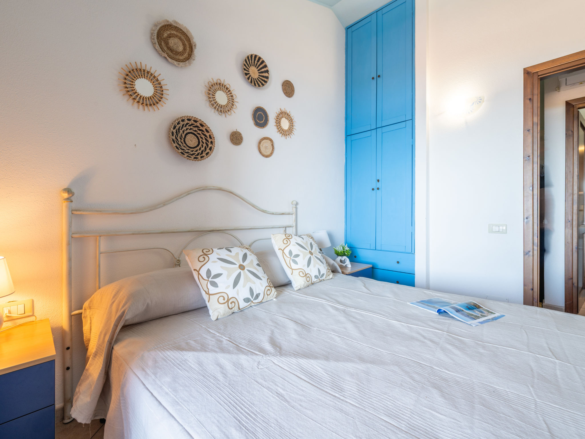 Porto Corallo-Inside