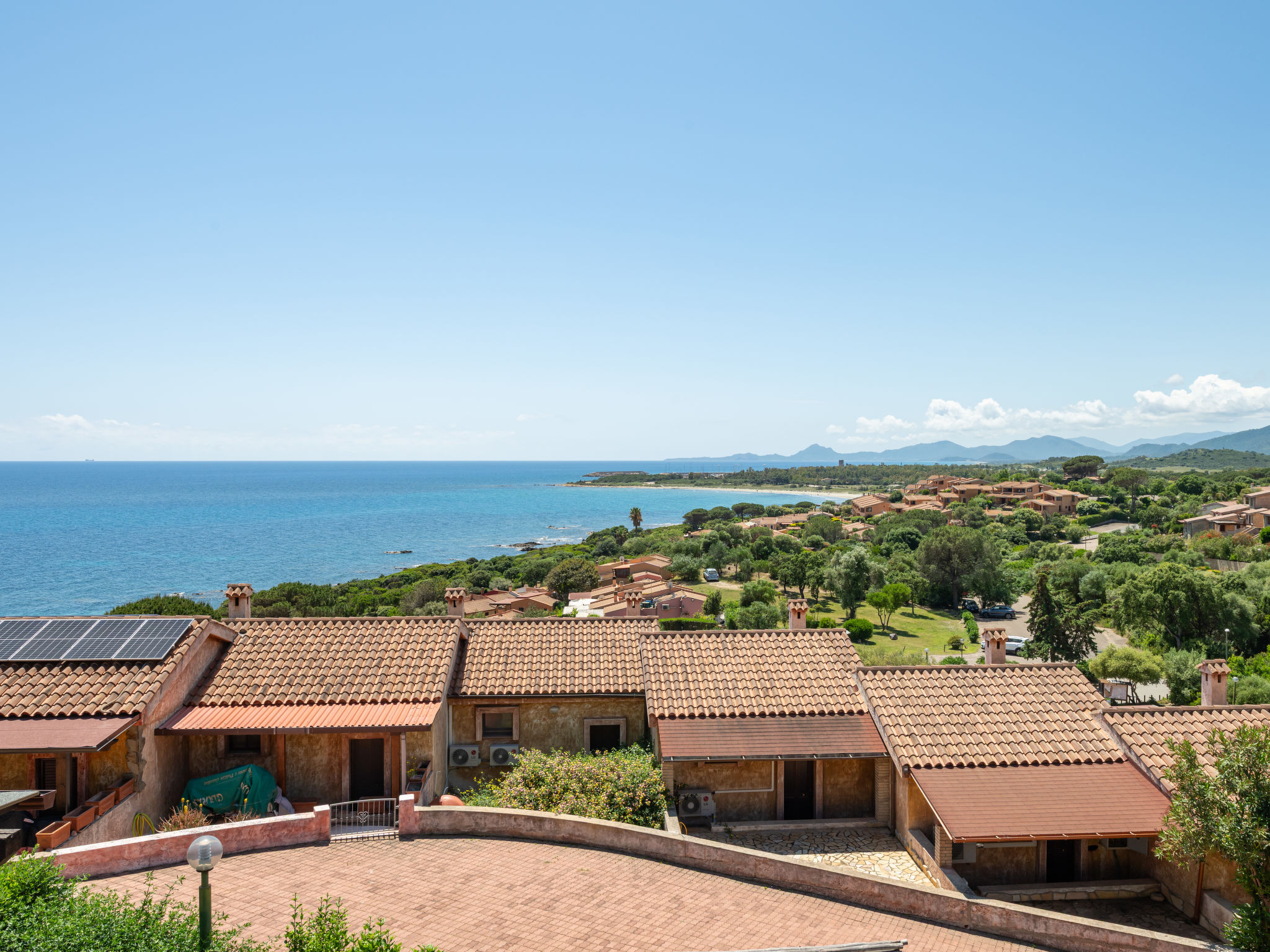 Porto Corallo-Outside