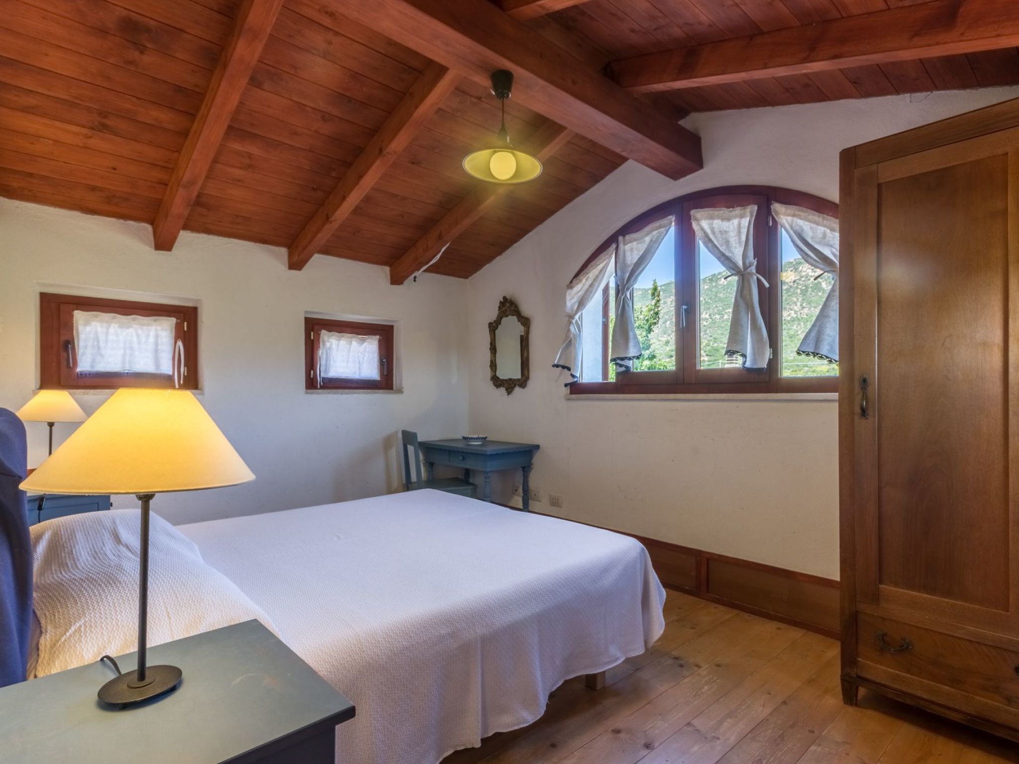 Tenuta "Carrubo" mit Wandkasten