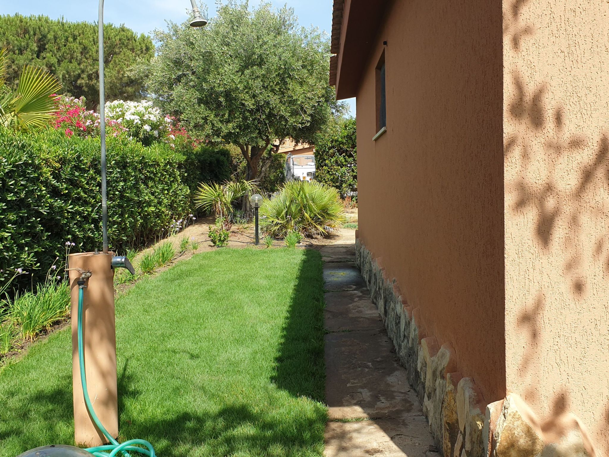 Trilo Mulbery mit großem Garten-Binnen