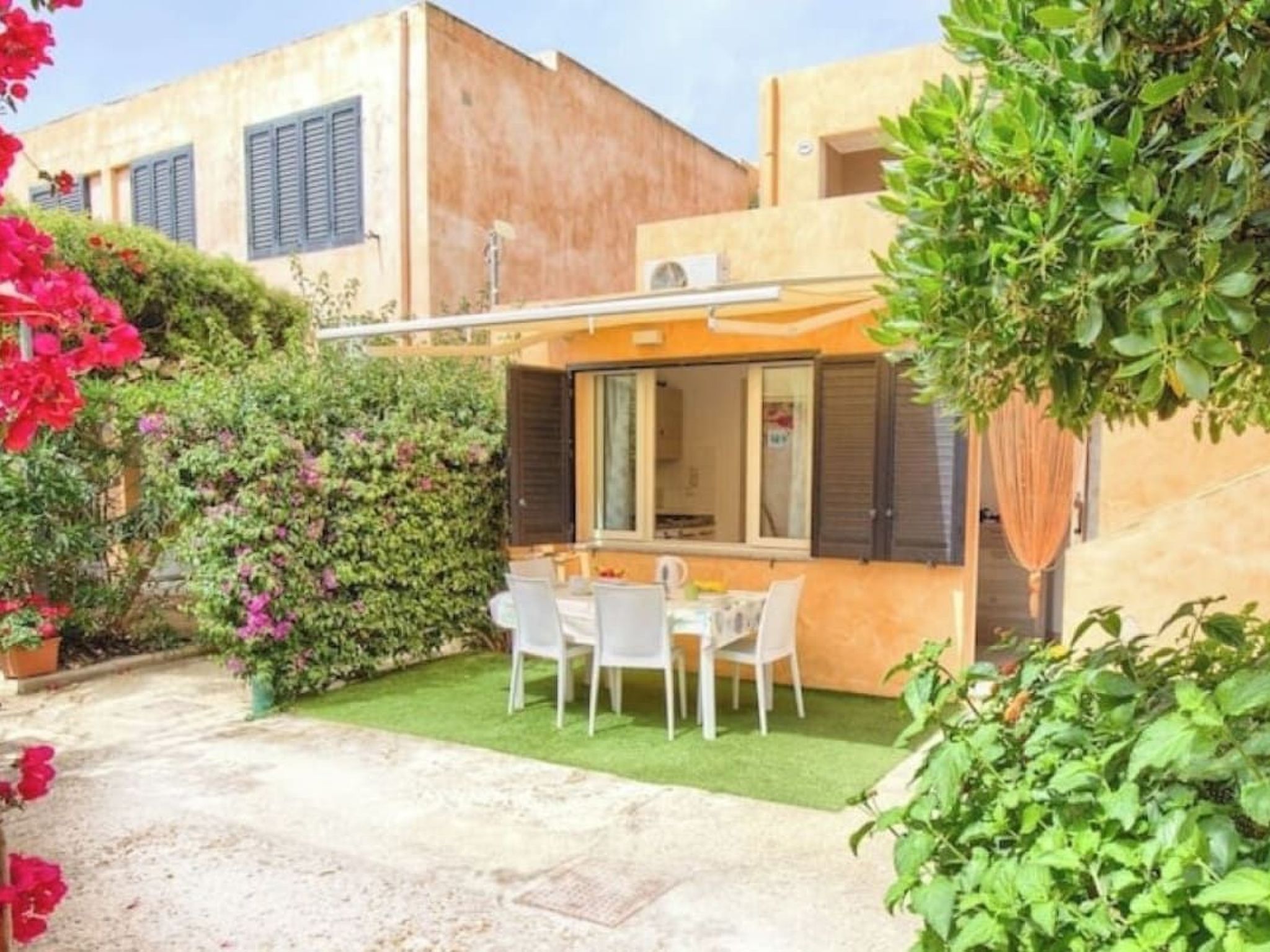 Photo of Ein-Zimmer-Wohnung 'Sardesidence' in Strandnähe