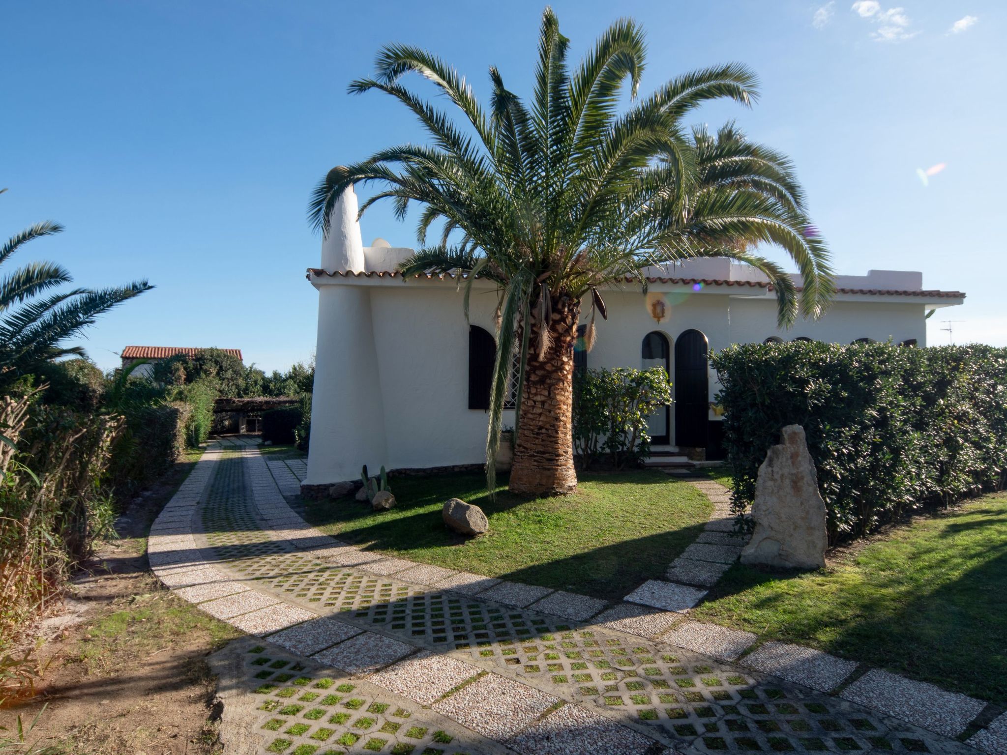 Schöne freistehende Villa nur wenige Schritte vom Strand entfernt in Costa Rei-Draußen