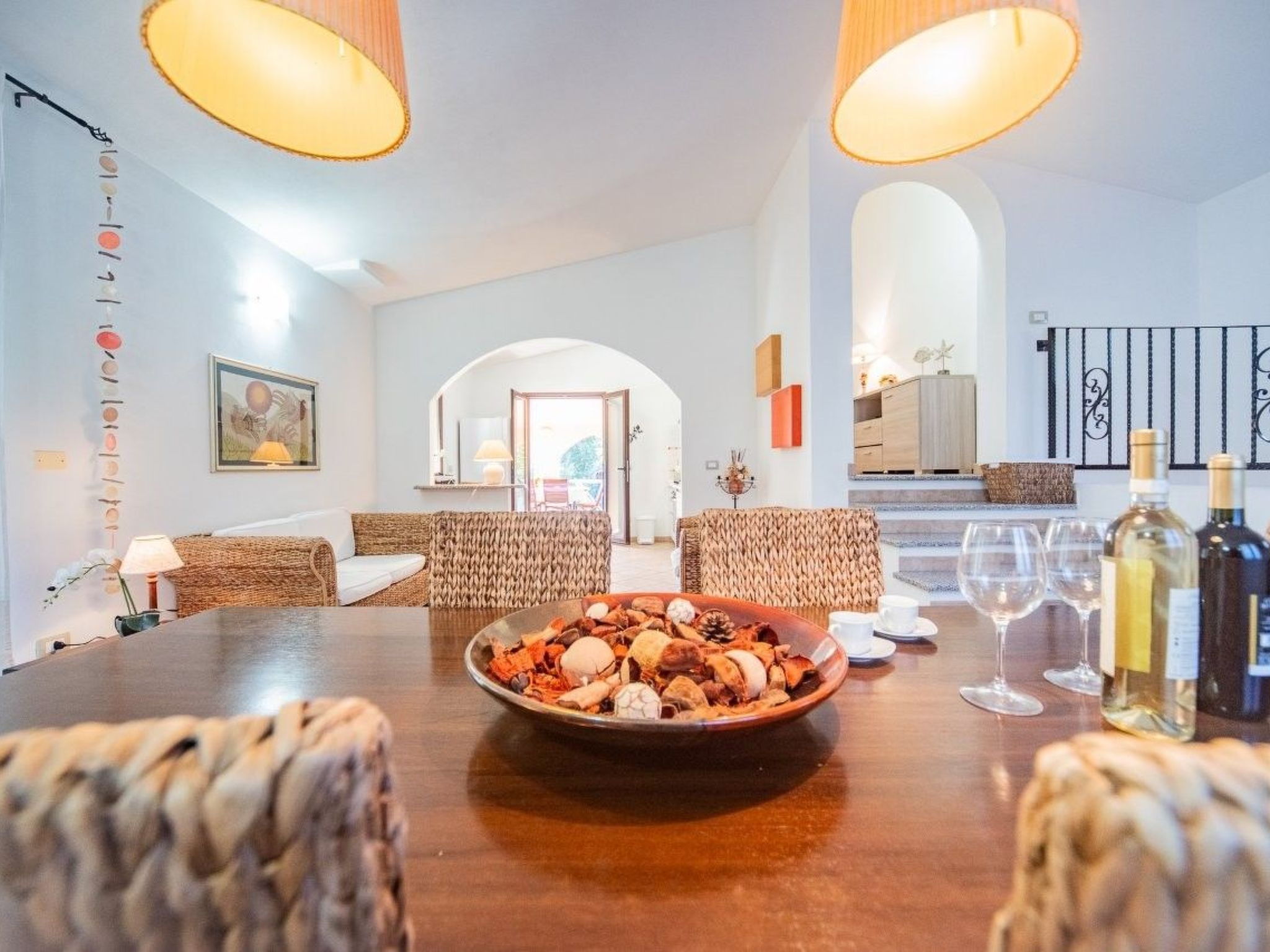 Photo of Schöne moderne Villa in privater Lage, umgeben von üppiger Natur