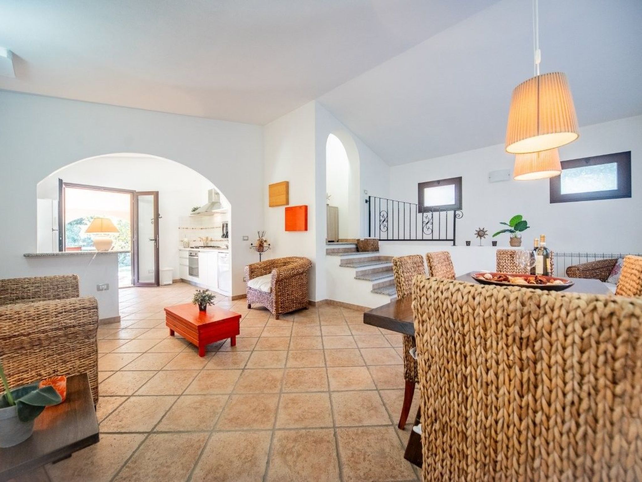 Photo of Schöne moderne Villa in privater Lage, umgeben von üppiger Natur