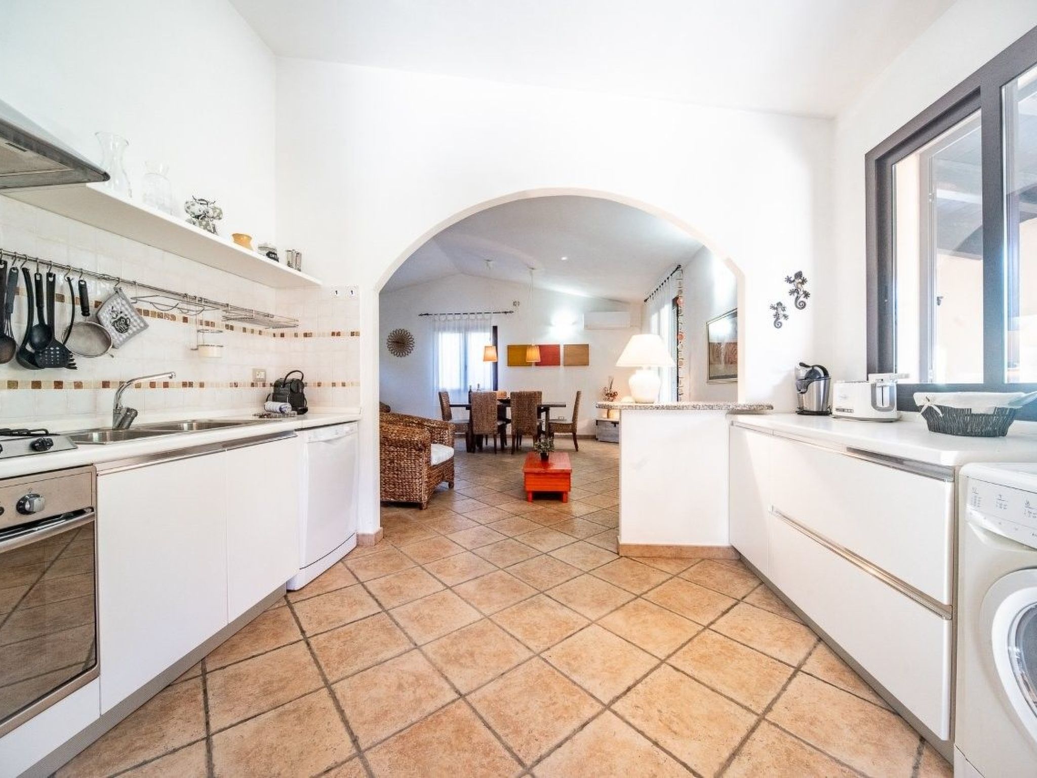 Photo of Schöne moderne Villa in privater Lage, umgeben von üppiger Natur