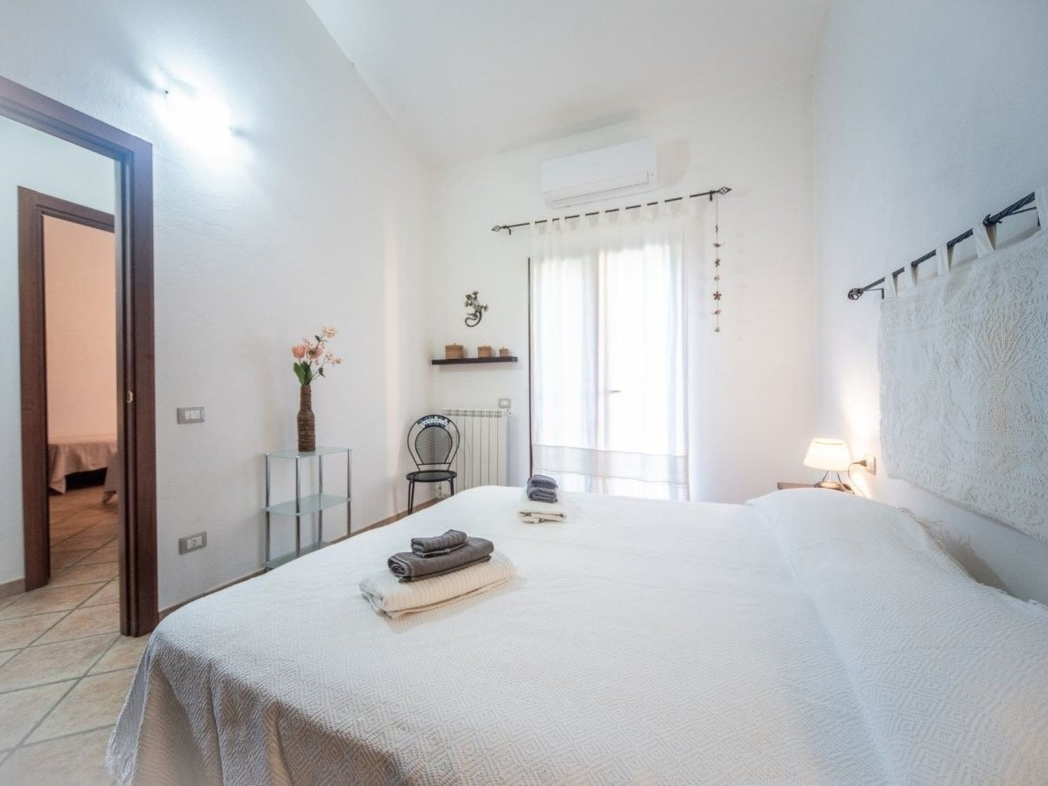 Schöne moderne Villa in privater Lage, umgeben von üppiger Natur-Image-tags.info