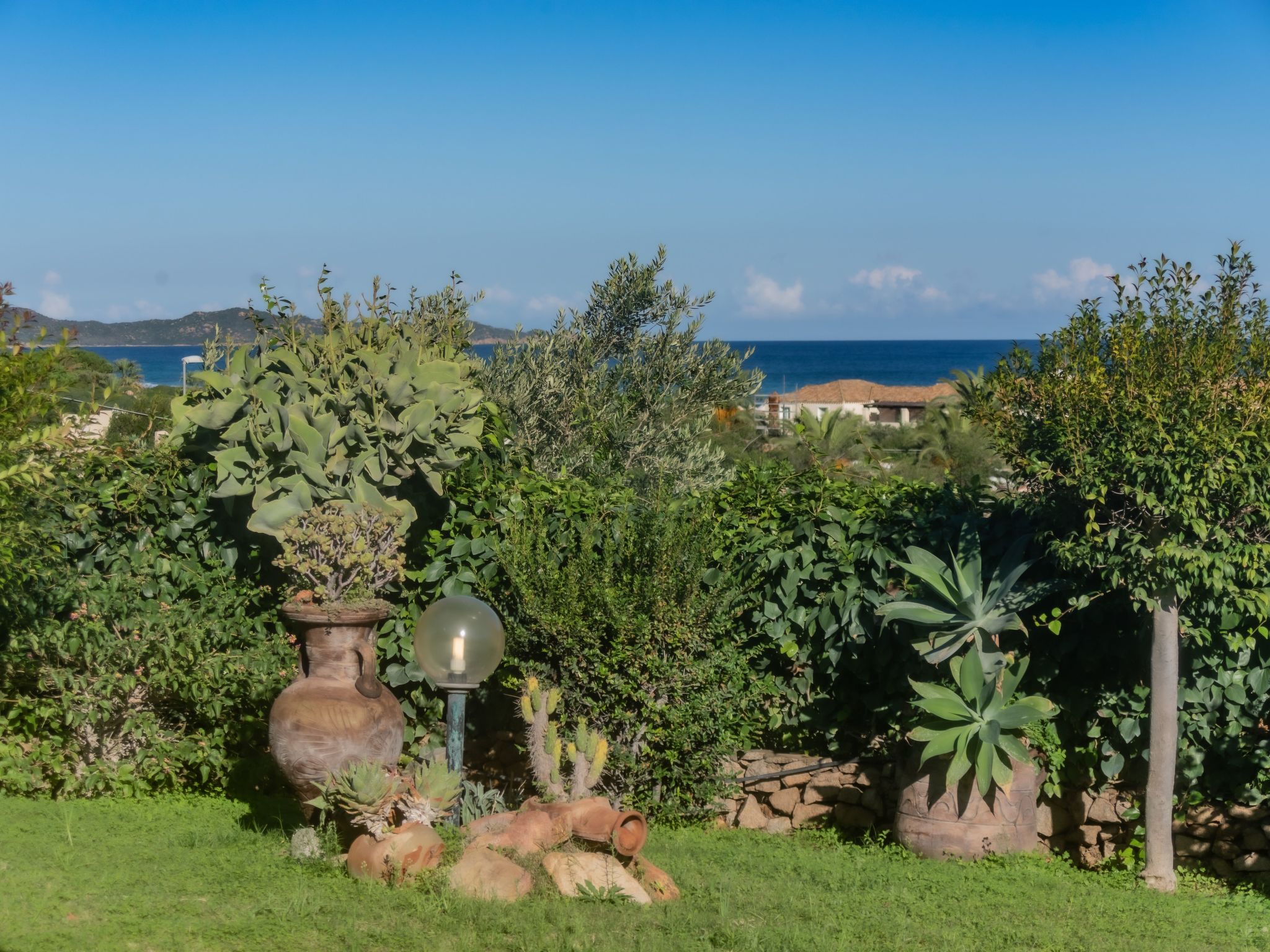 Photo of Herrliche freistehende Villa mit Meerblick und nur wenige Gehminuten vom Strand