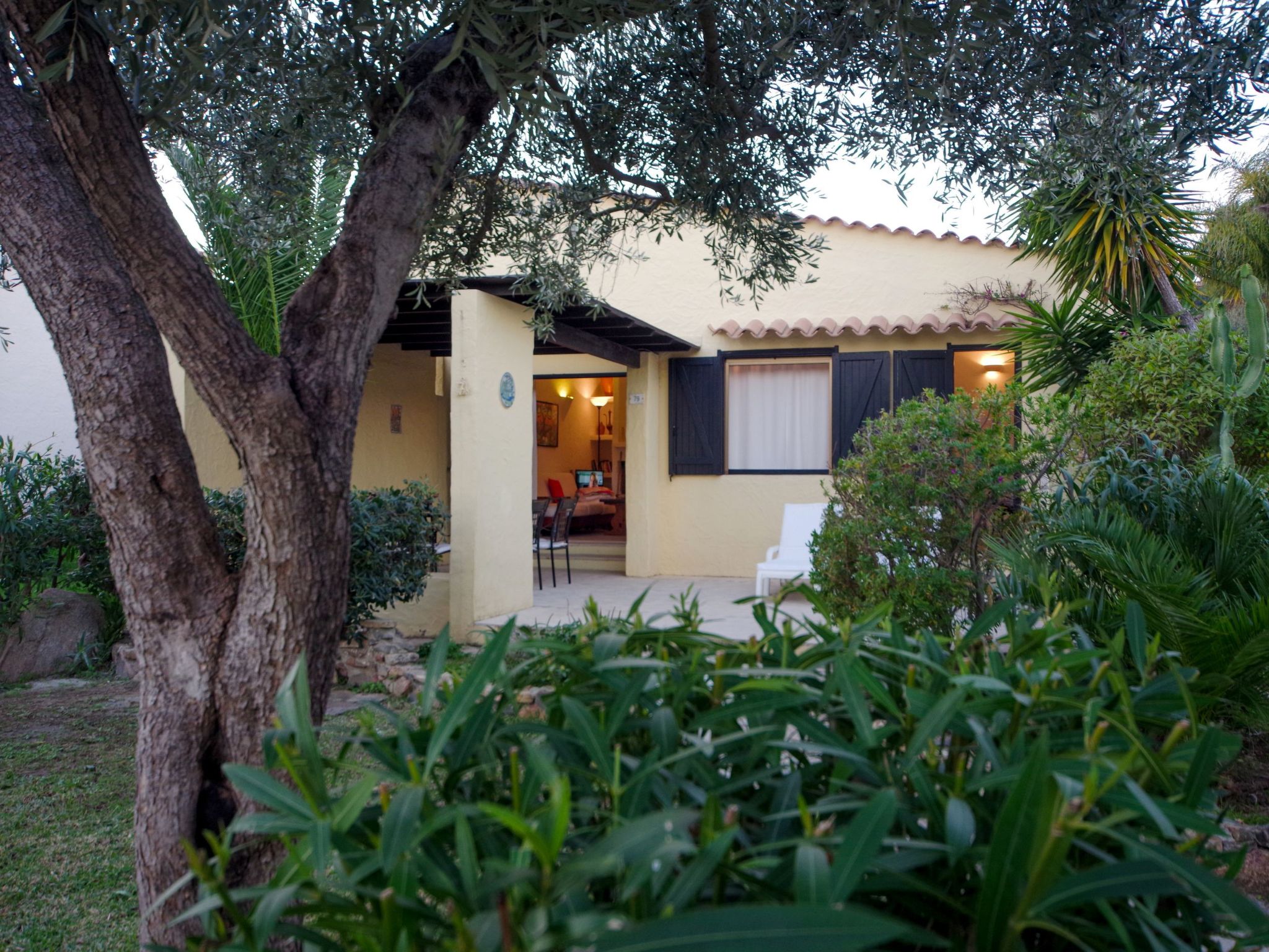 Photo of Schöne, neu renovierte Villa direkt am Strand in Costa Rei