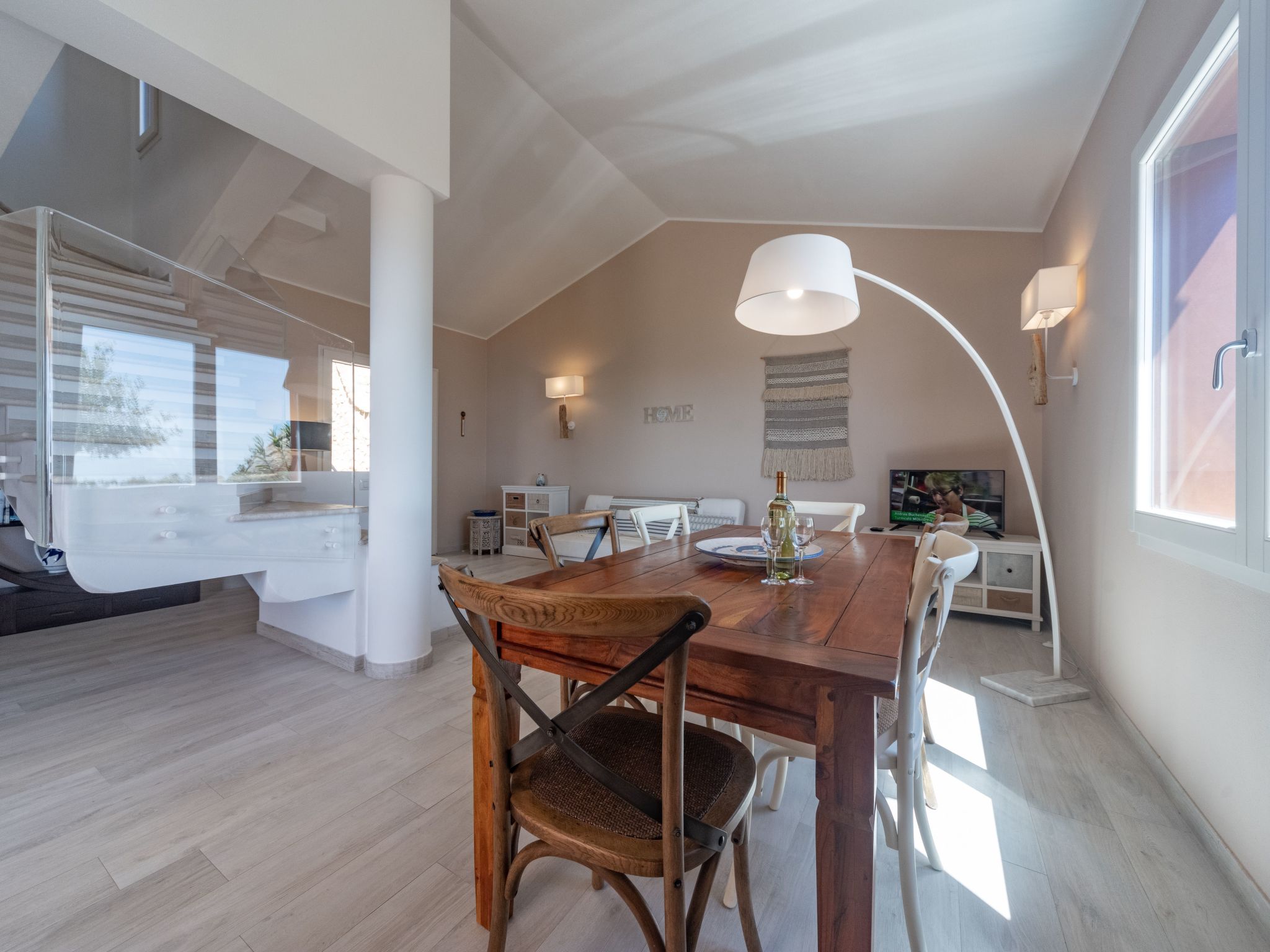 Photo of Moderne Villa mit atemberaubendem Blick auf die Küste