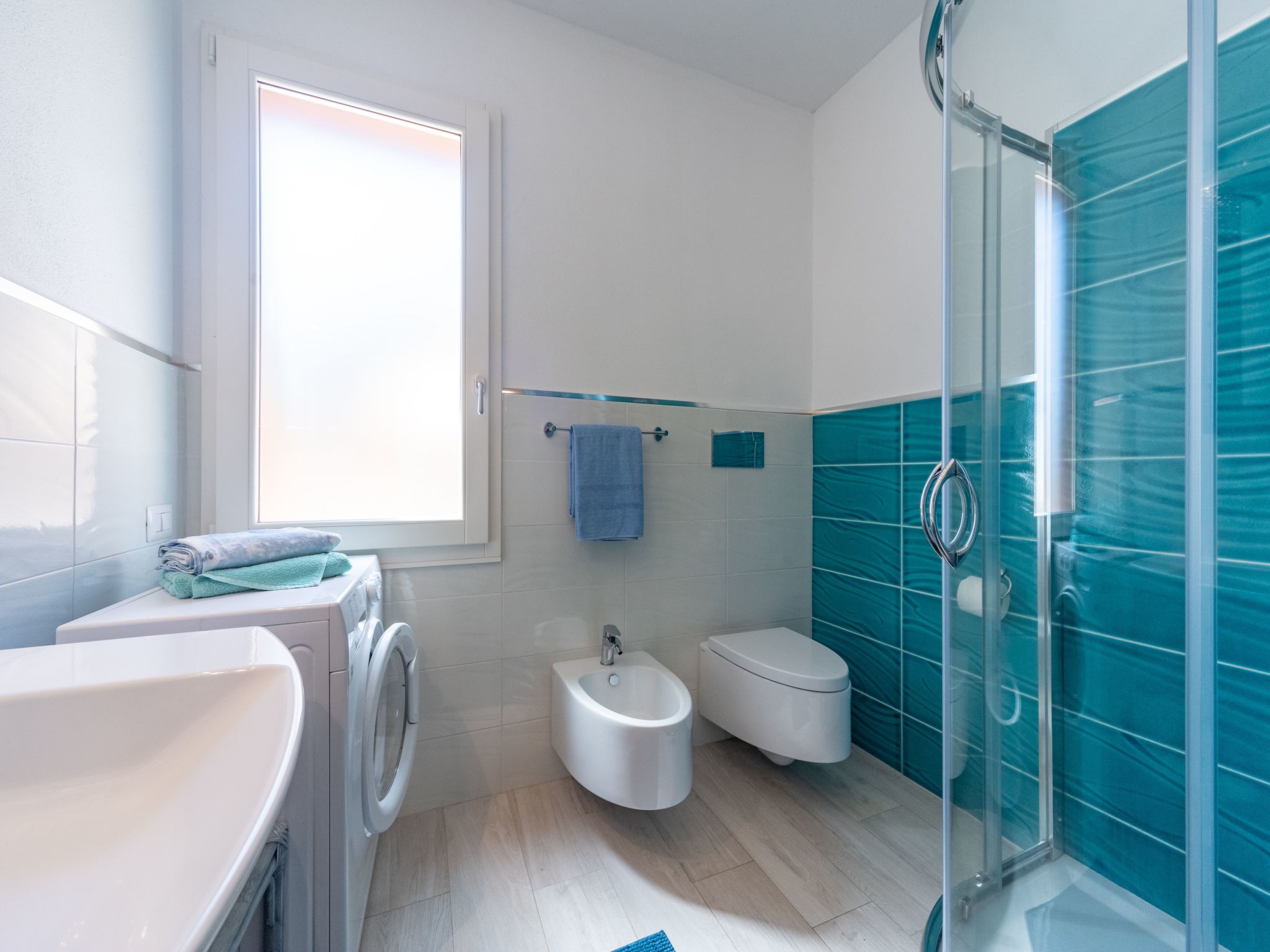 Moderne Villa mit atemberaubendem Blick auf die Küste-Binnen