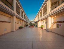 Licht appartement met zwembad op 2,5 km van het strand van Villasimius - thumbnail 3