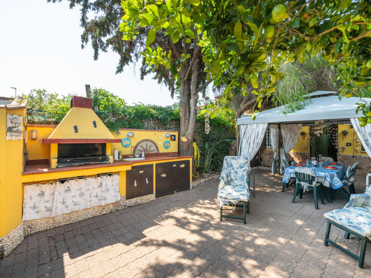 Search and Stay Destinations. Cabin Accommodation in Quartu Sant'Elena, Metropolitan City of Cagliari - Sardinia - Italy