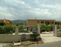 Villa Luigi, Unterkunft in der Villa, Parkplatz, Wallbox