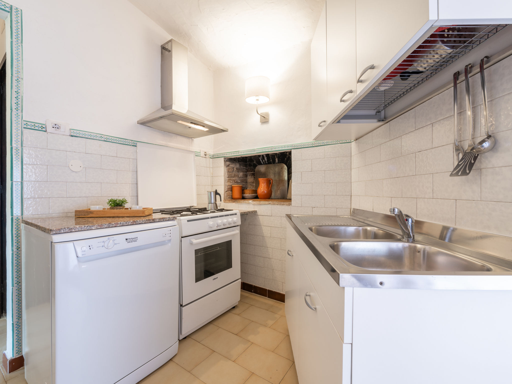 Villa Giovanni – Cuisine et coin repas, photo 10 sur 30