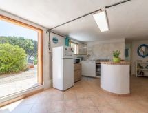 Vrijstaande woning aan zee in Chia, Sardinië - 25 meter tot het strand - thumbnail 4
