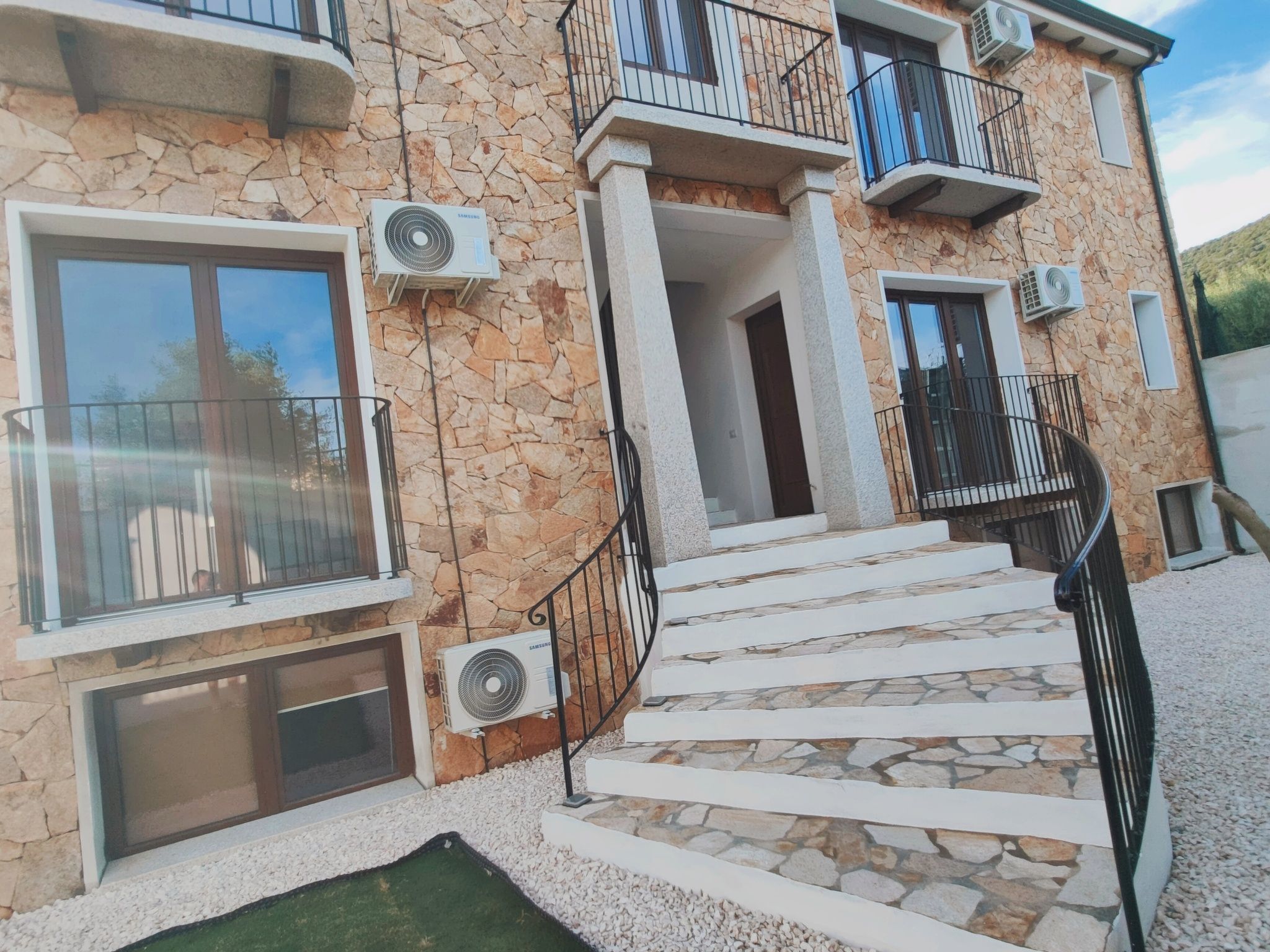 Suite Wohnungen i4mori Porto Pino-Image-tags.info