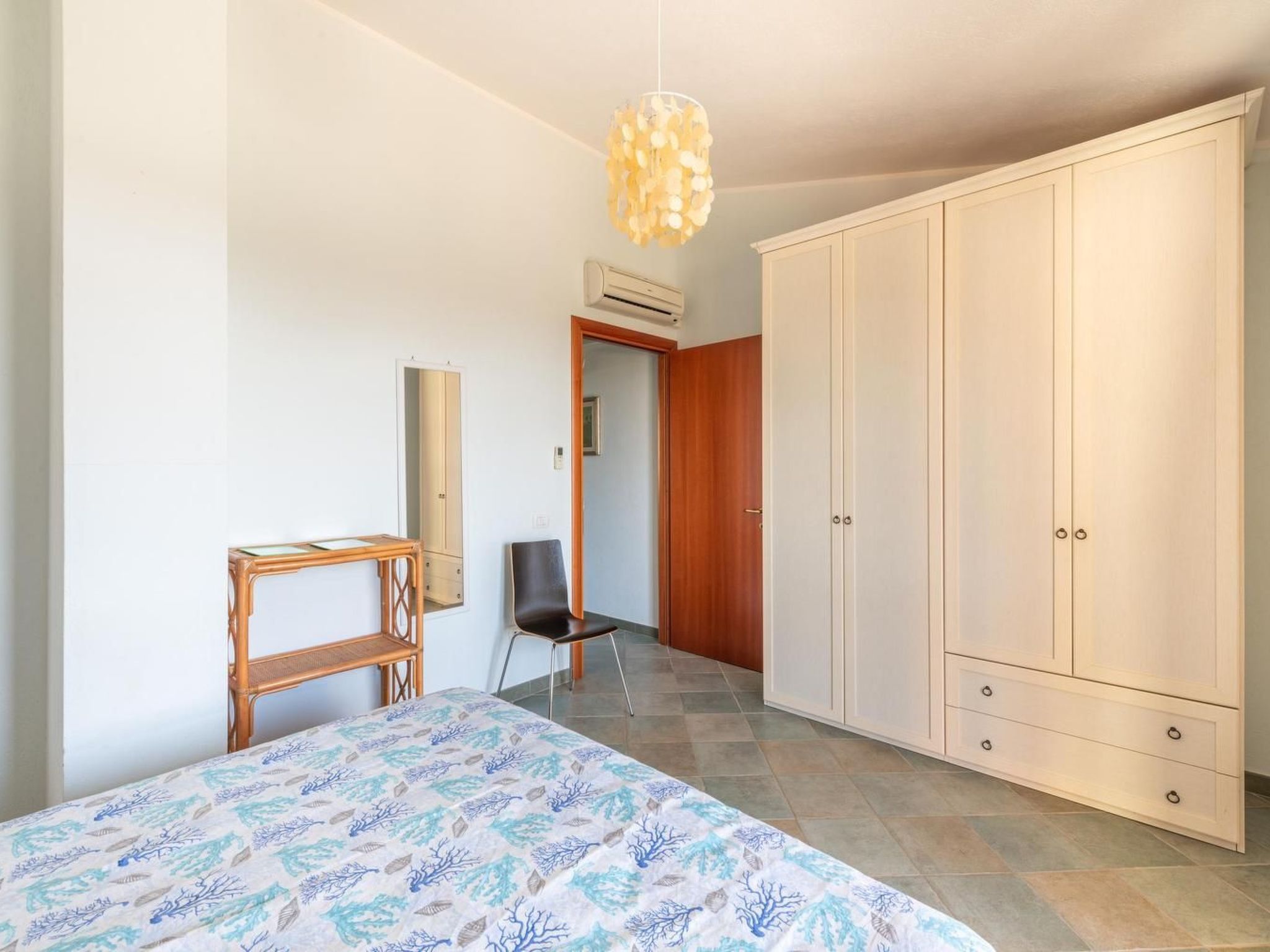 Haus mit Panoramablick in Chia in natürlicher Umgebung-Image-tags.info