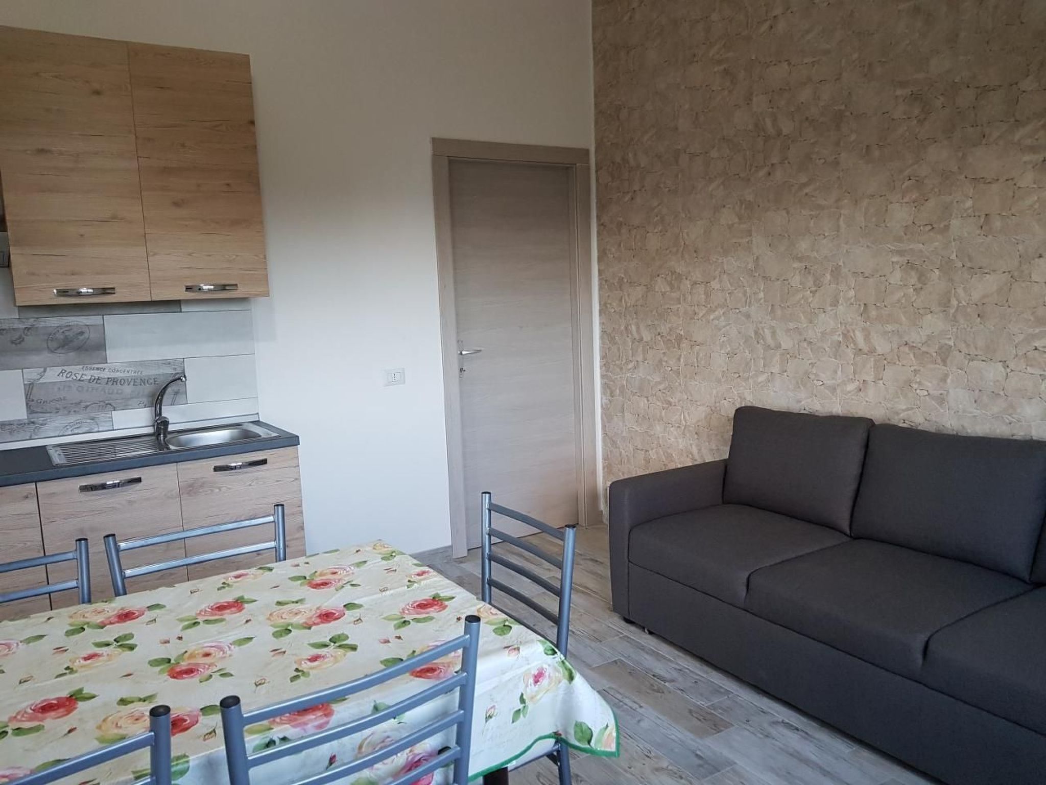 Tolles Ferienhaus in Pula mit Grill-Binnen