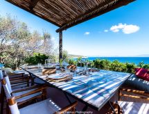 Vrijstaande villa op Sardinië met overdekte parking, vlakbij zee - thumbnail 1