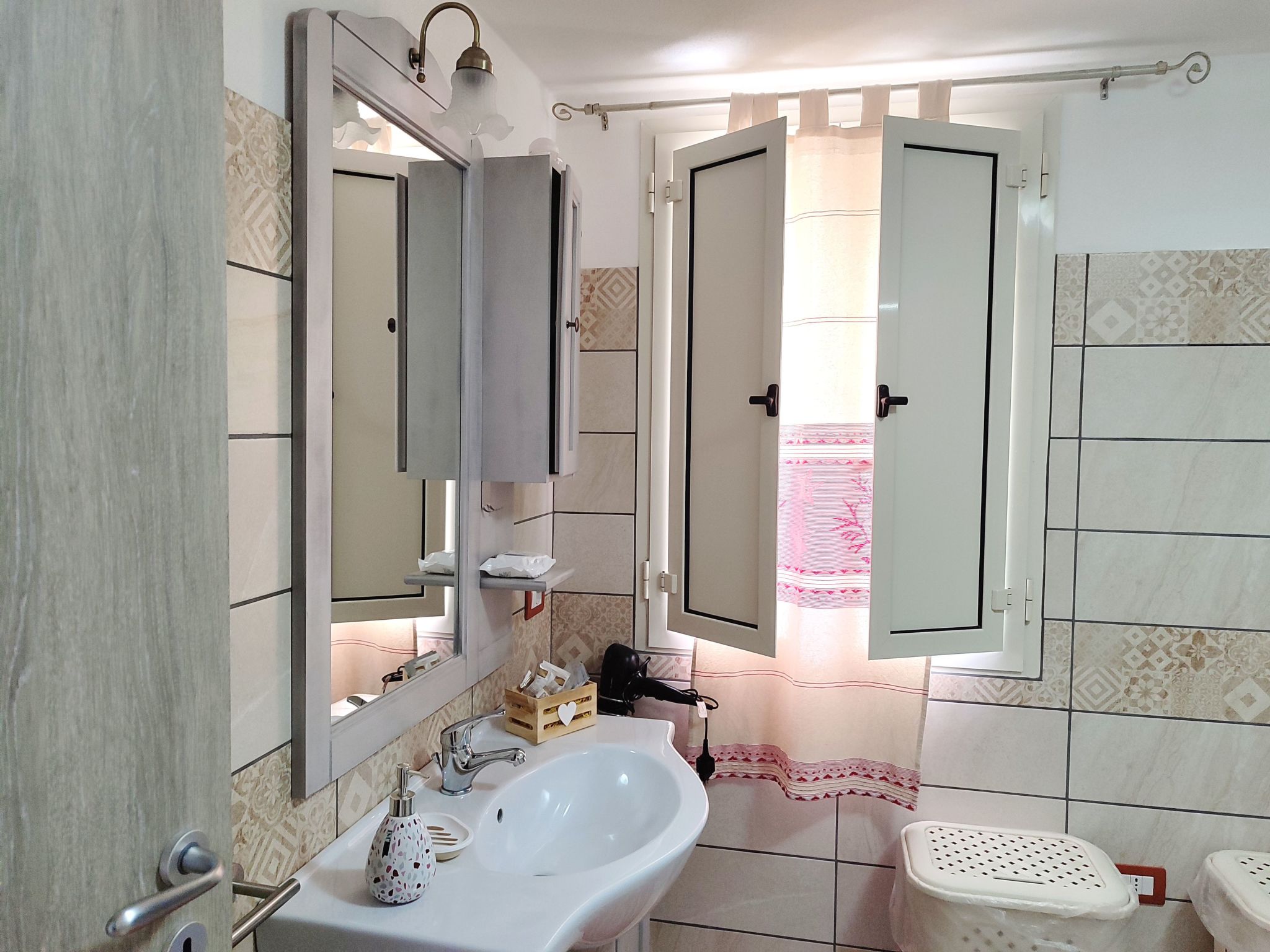 'Von Tziu Efisiu'-Image-tags.info