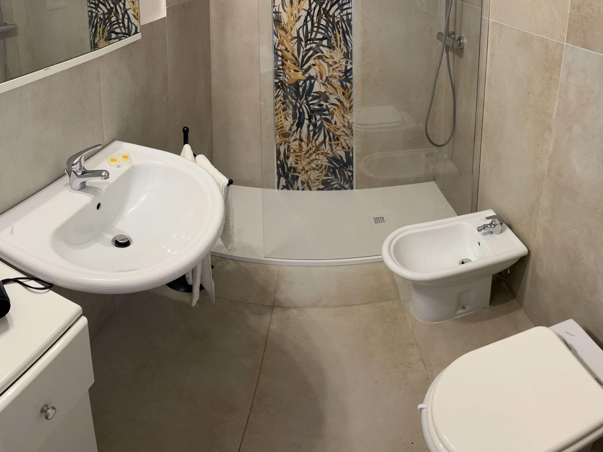 Villa Camilla-Image-tags.info