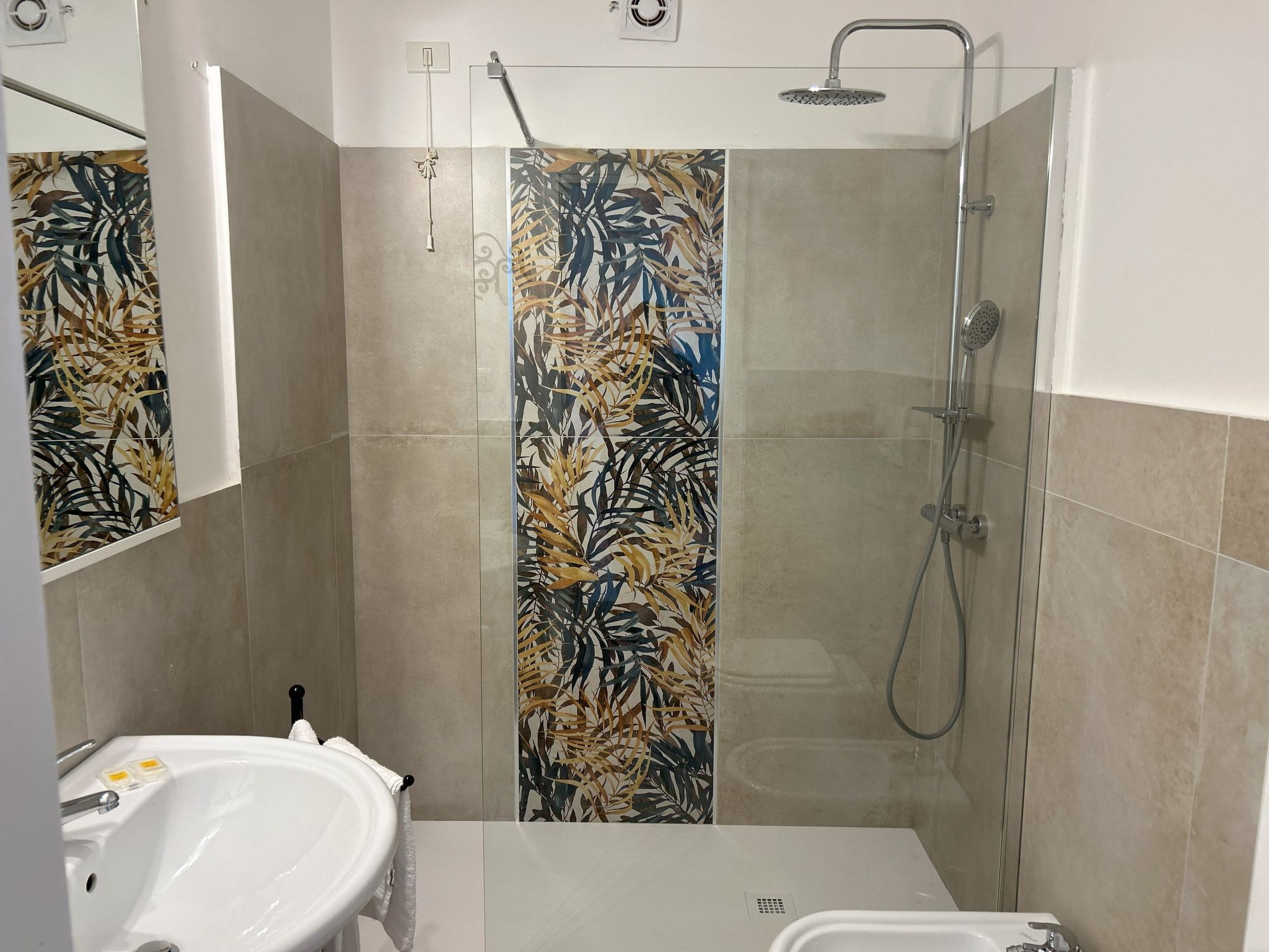 Villa Camilla-Image-tags.info