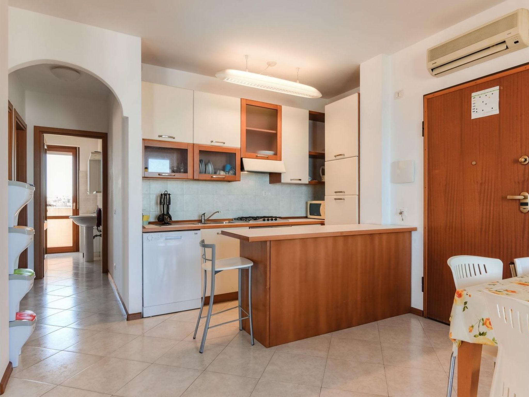 Royal-Image-tags.info