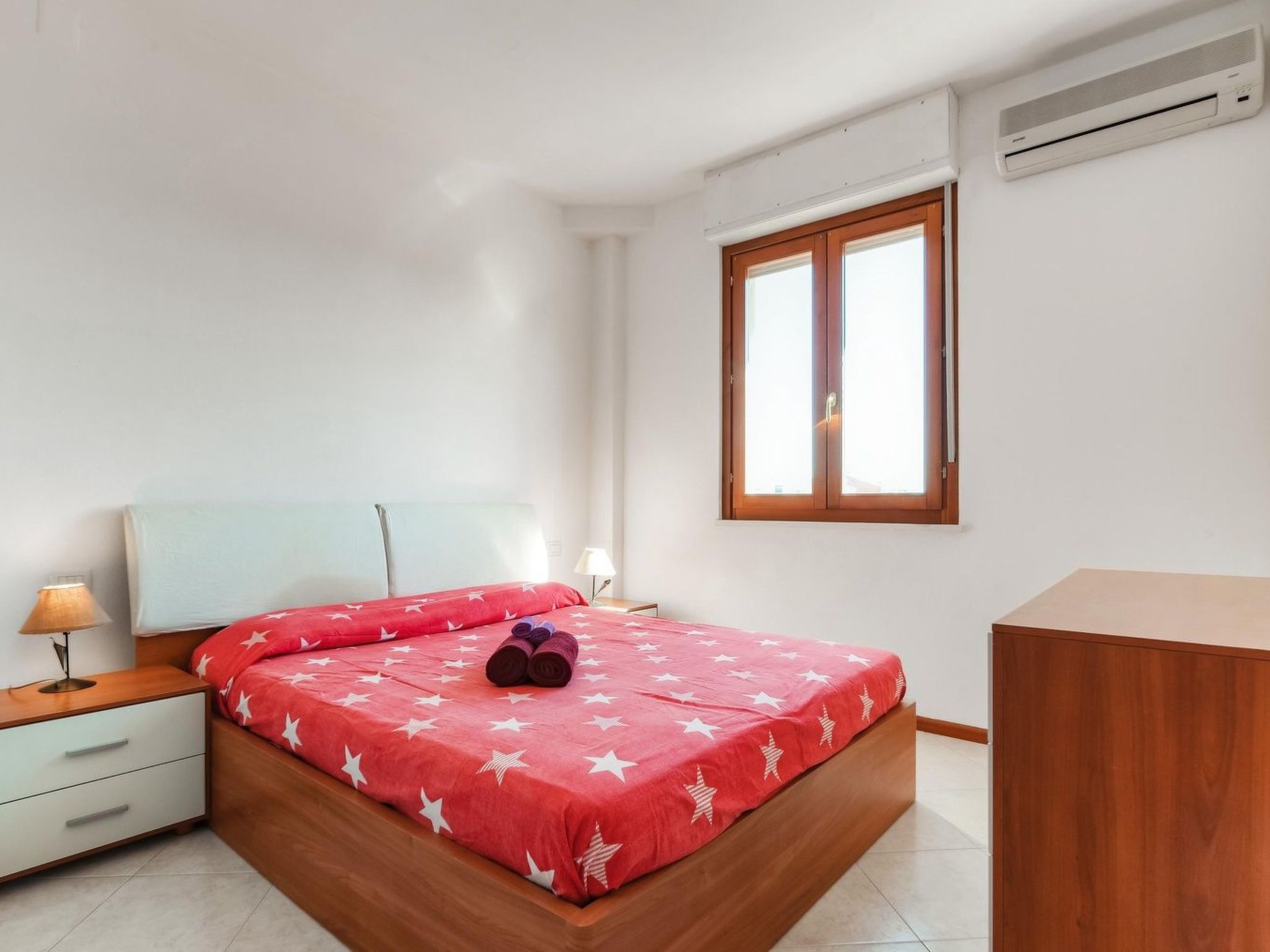 Royal-Image-tags.info